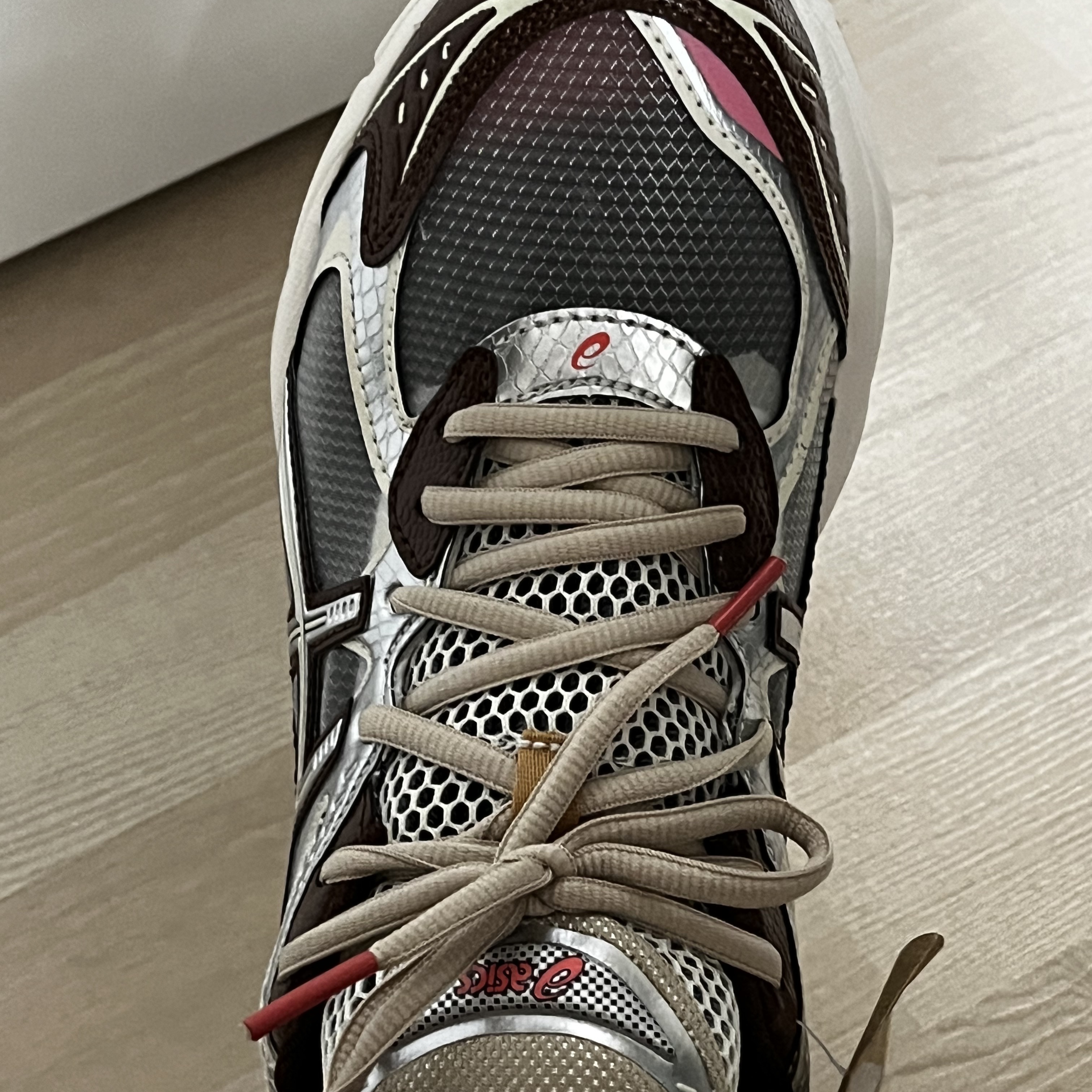 Asics x Above The Clouds GT-2160 Cream Chocolate Brown 착용 스타일 - 3