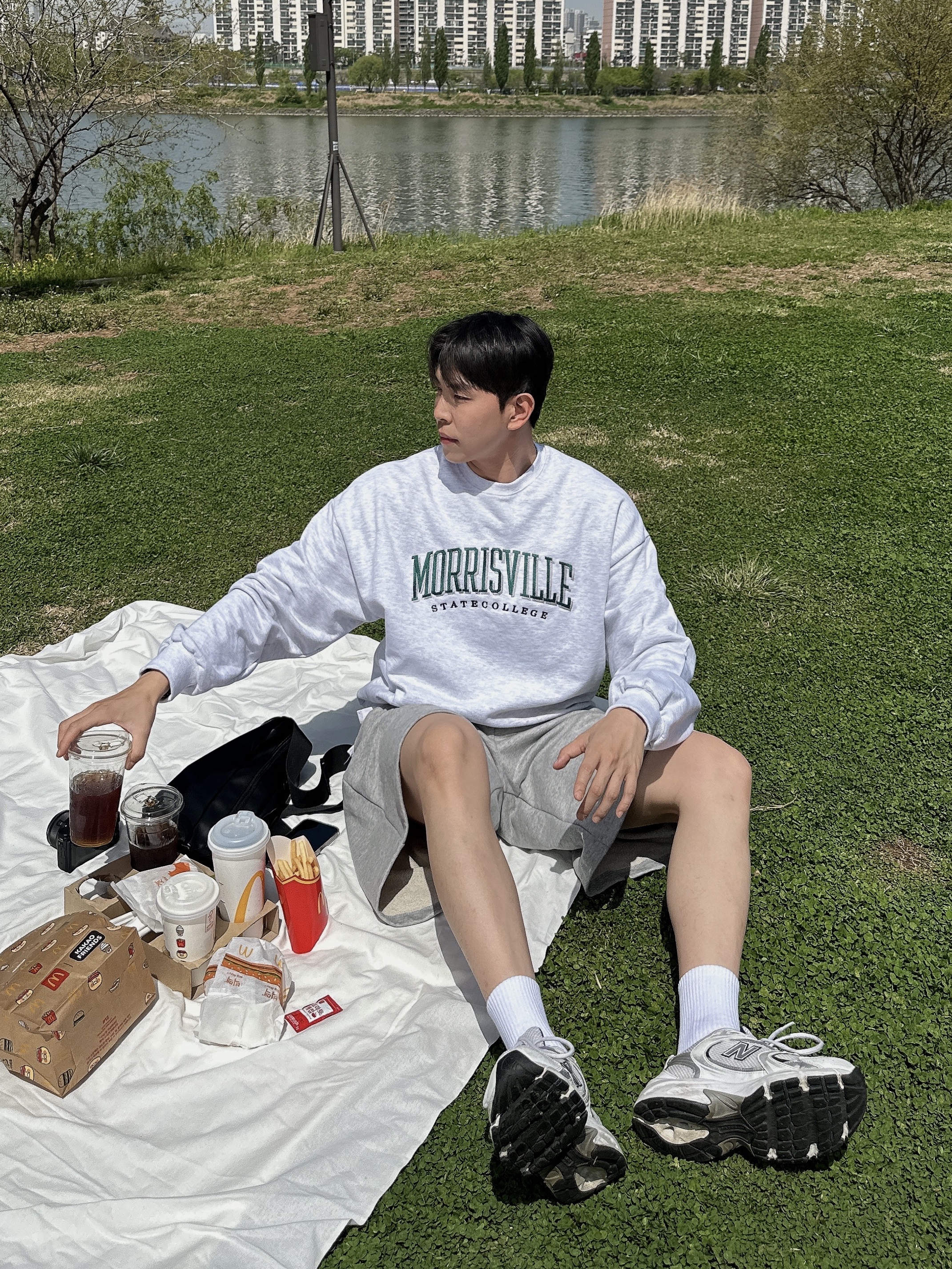 New Balance 530 White 착용 스타일 - 1