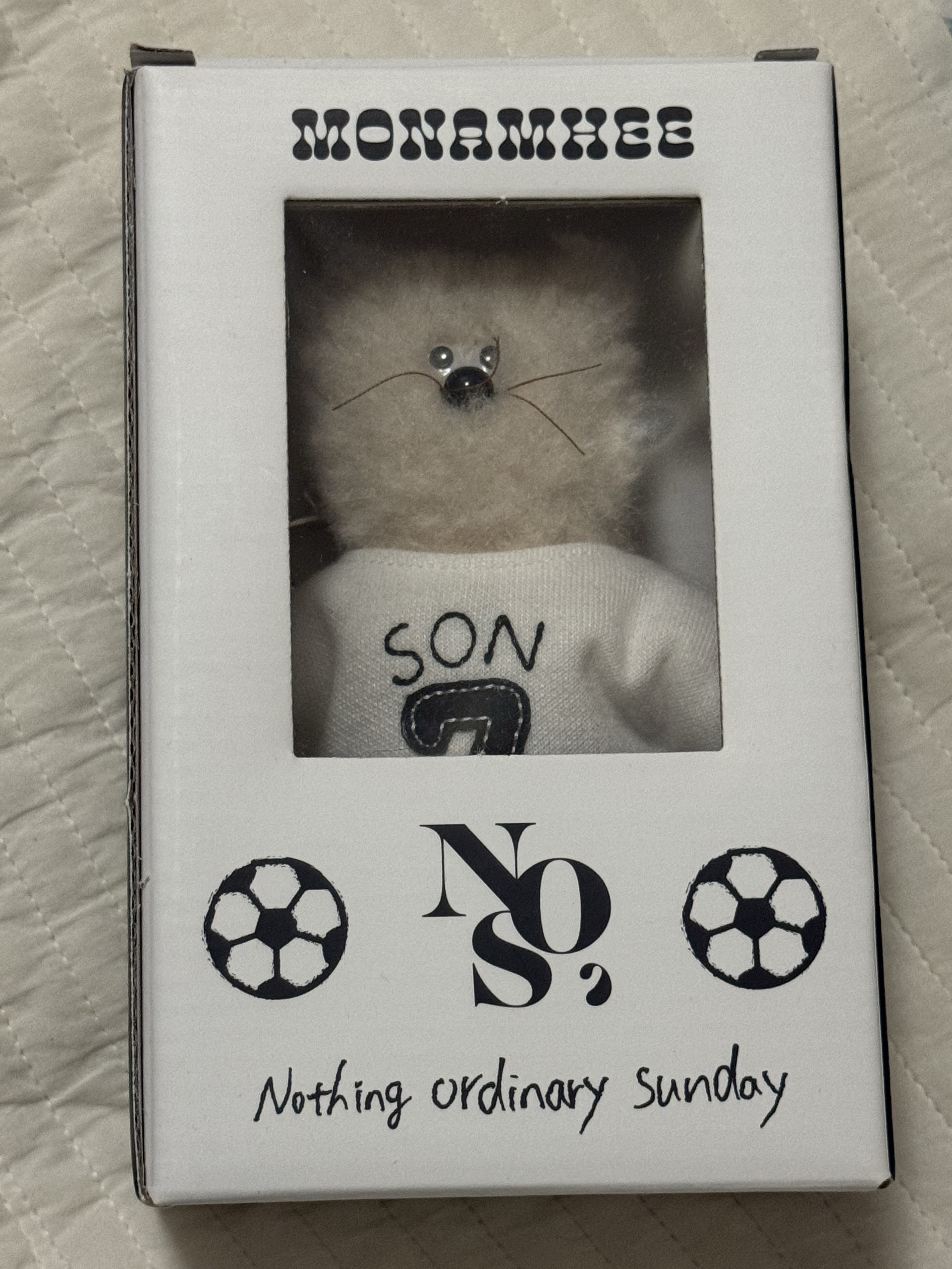 Monamhee x NOS7 SON.hee Keyring Cream 착용 스타일