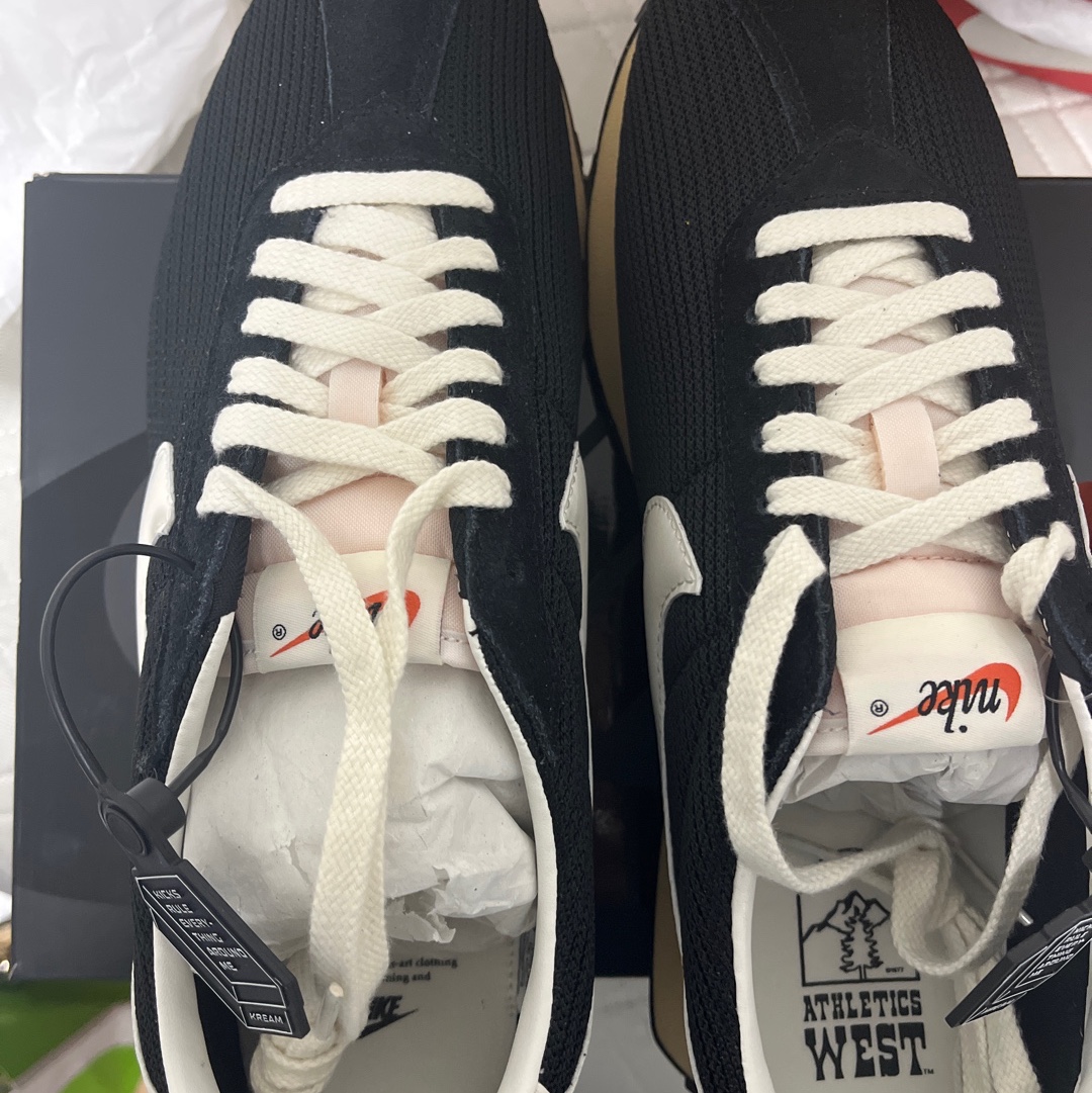Nike LD-1000 SP Black and Sail 착용 스타일