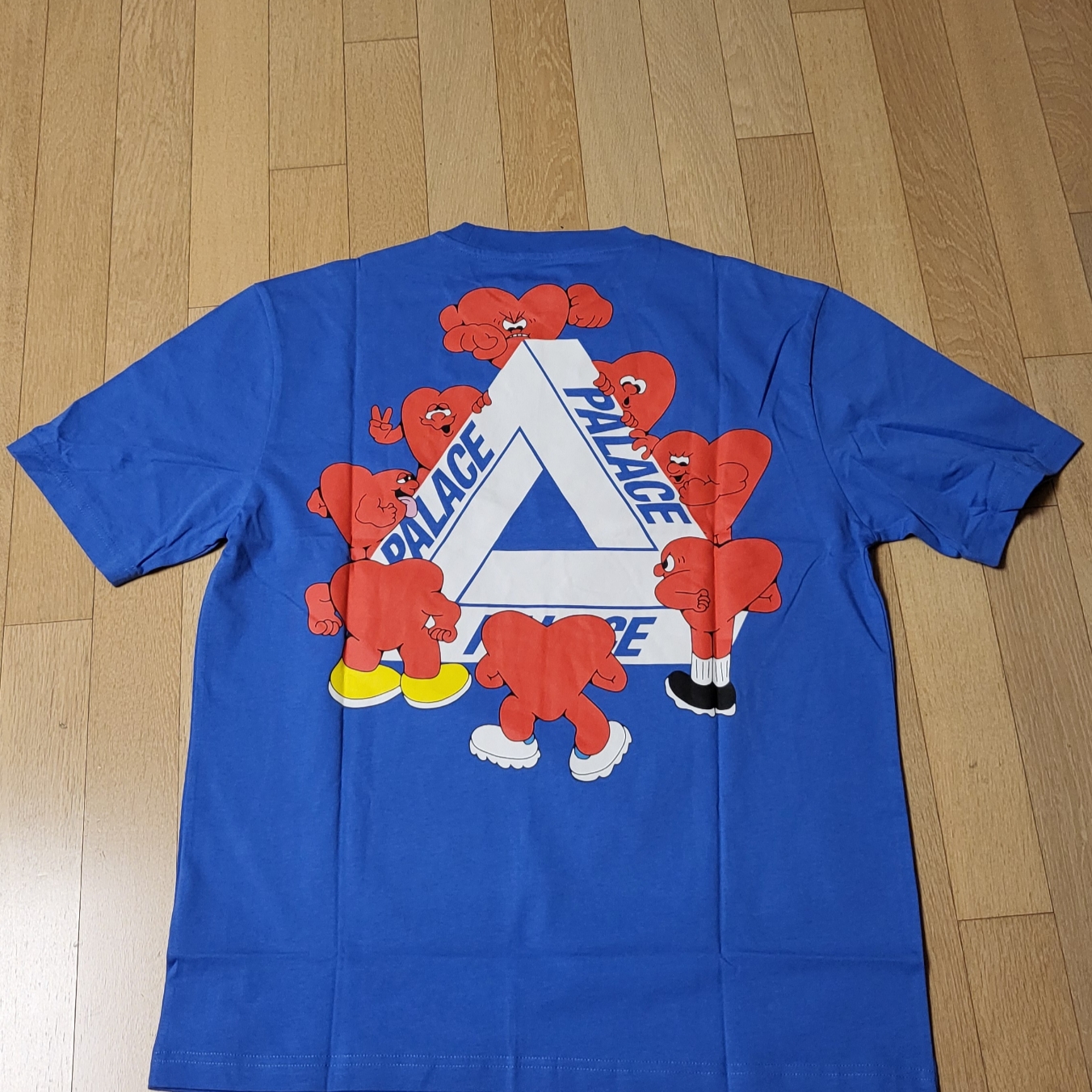 Palace Tri-Hearts T-Shirt Palatial Blue - 24SS, Palace Tri-Hearts T-Shirt Sweet Pea Green - 24SS 착용 스타일 - 3