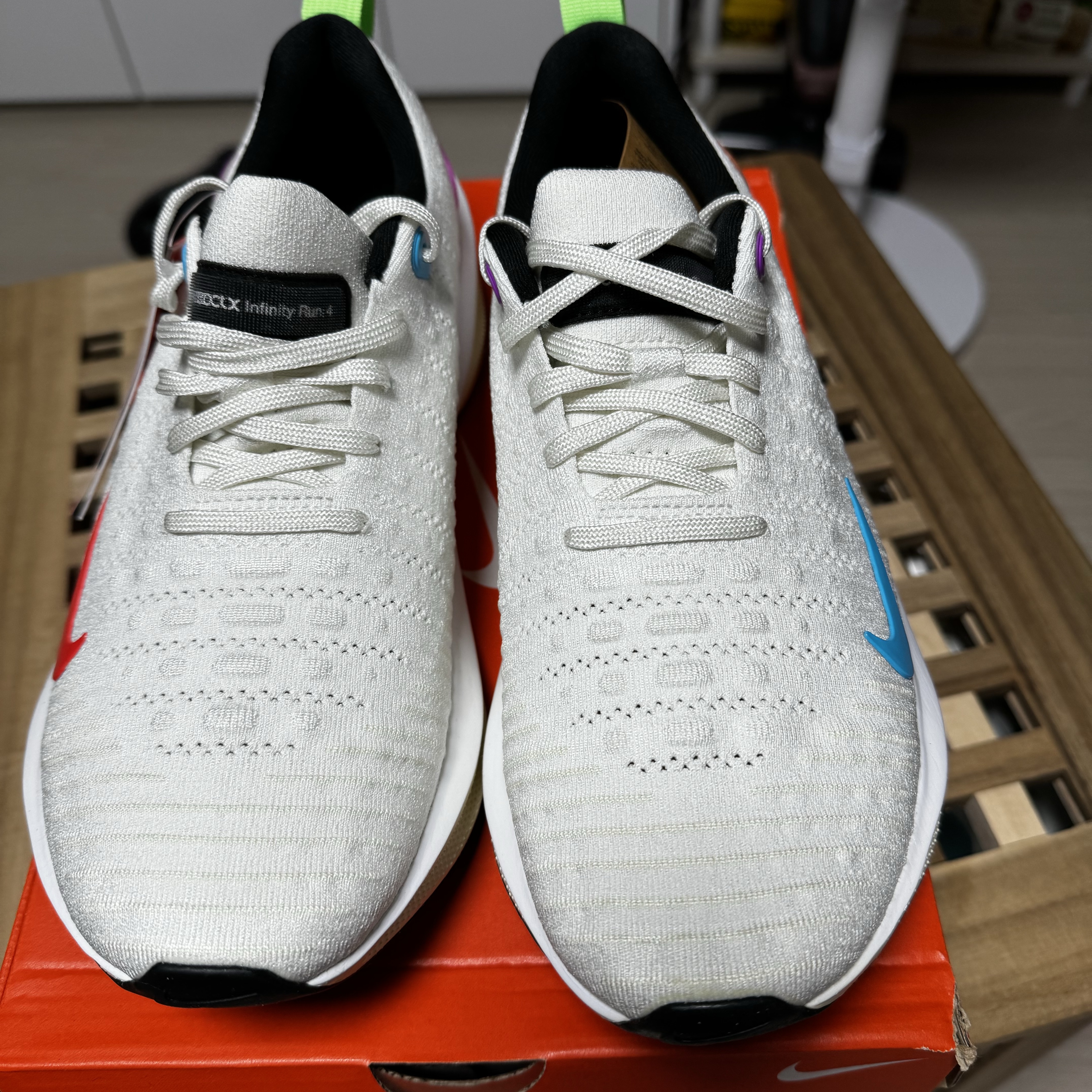 Nike Infinity Run 4 SE White Fuchsia Dream 착용 스타일 - 4