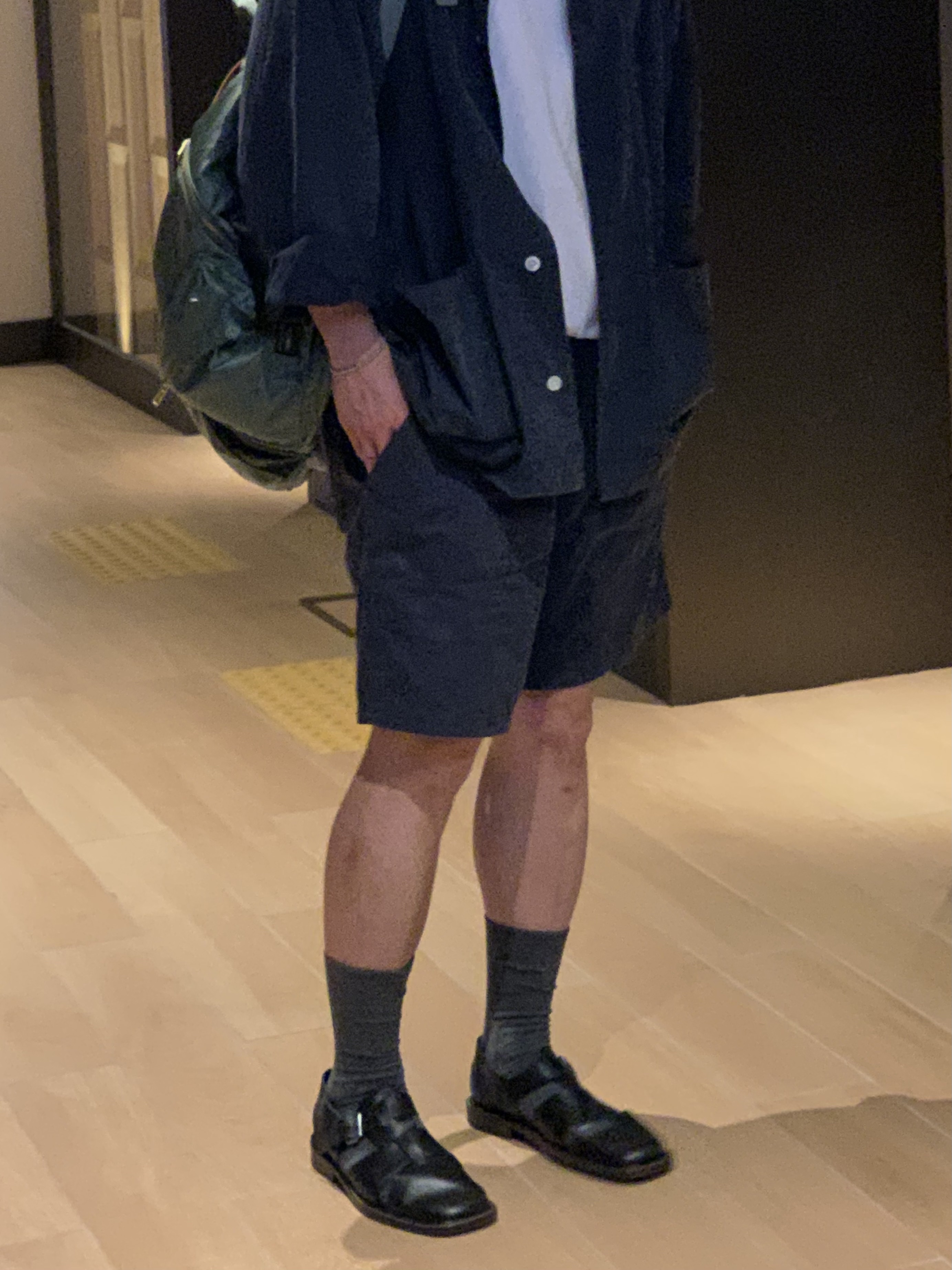 Lemaire Fisherman Sandal Vegetable Tanned Leather Black, Porter Tanker Backpack Sage Green 착용 스타일 - 3
