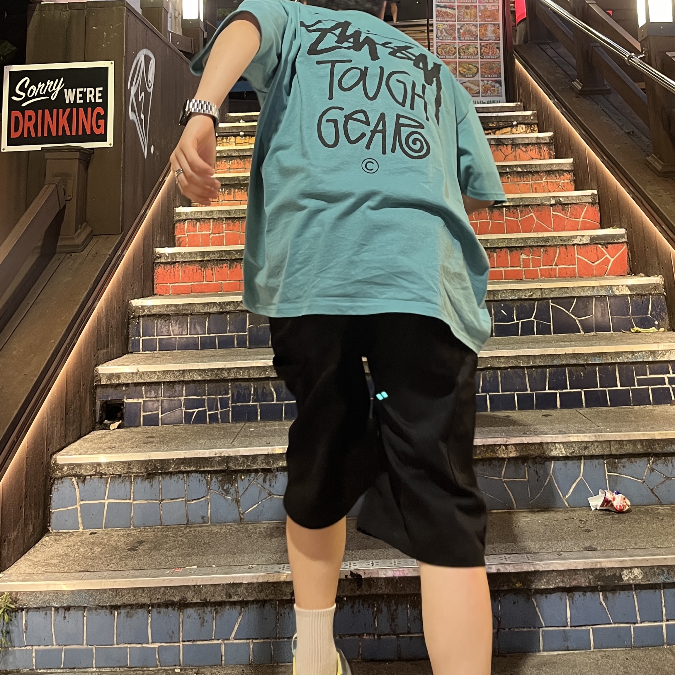 Stussy Tough Gear T-Shirt Ocean 착용 스타일