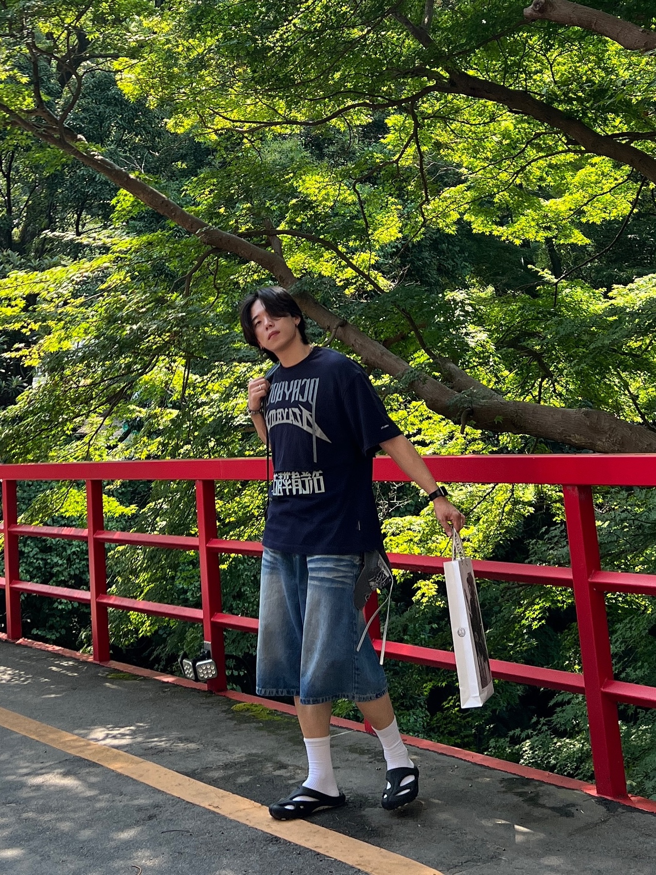 Ajobyajo PBA Arch Logo Washed Layered T-Shirt Navy 착용 스타일 - 3