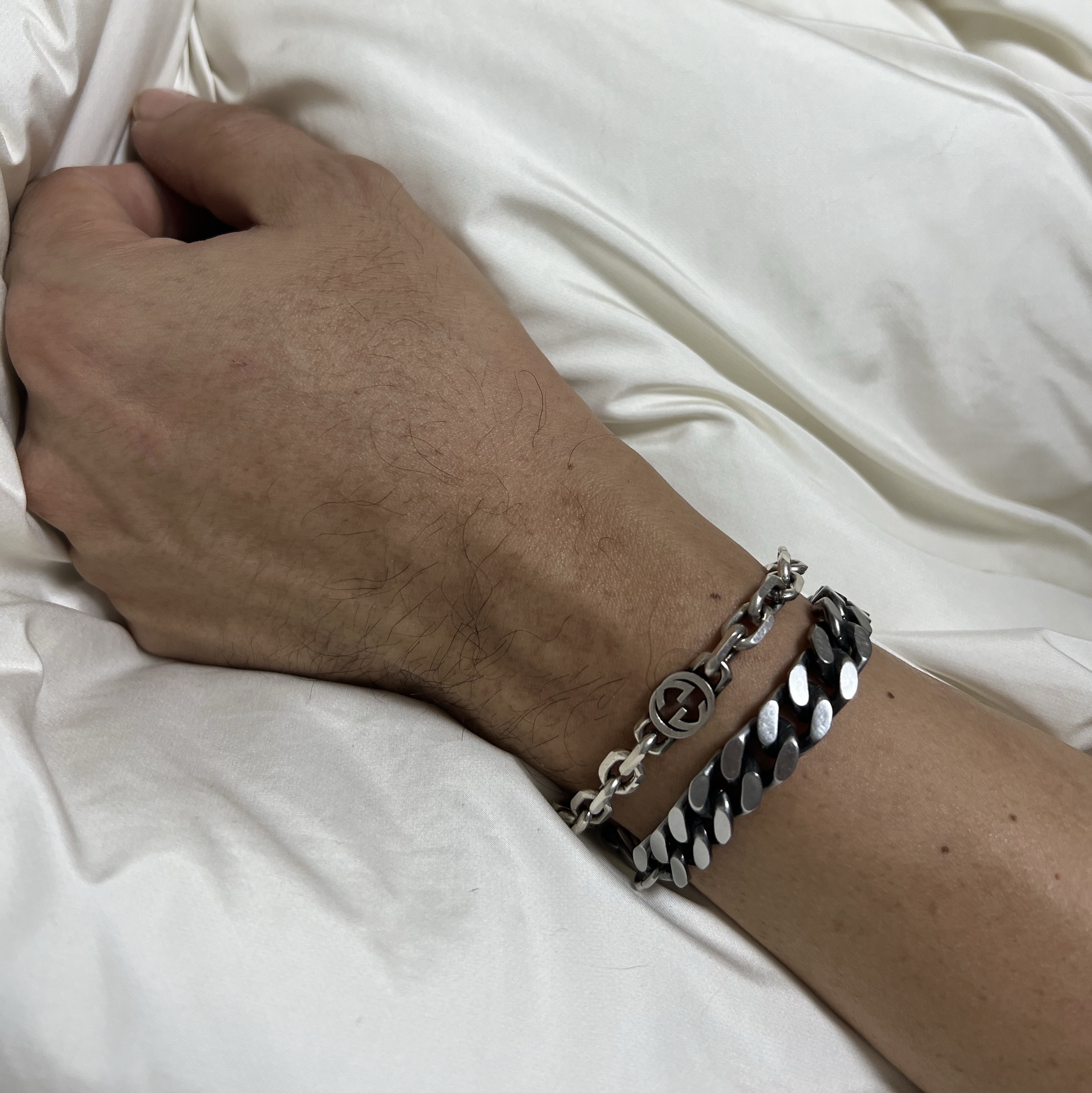 Gucci Interlocking G Bracelet Silver 착용 스타일