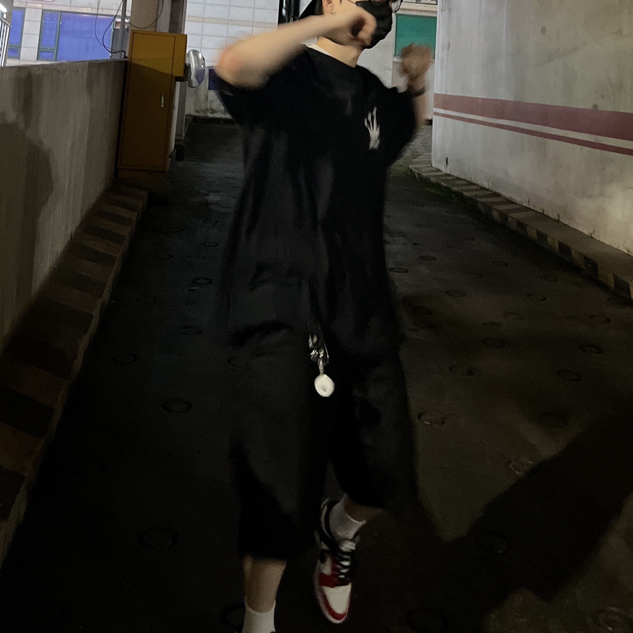 Stussy Regal Crown Pigment Dyed T-Shirt Black, Nike x NBA Dunk Low Retro EMB Black and Chile Red 착용 스타일