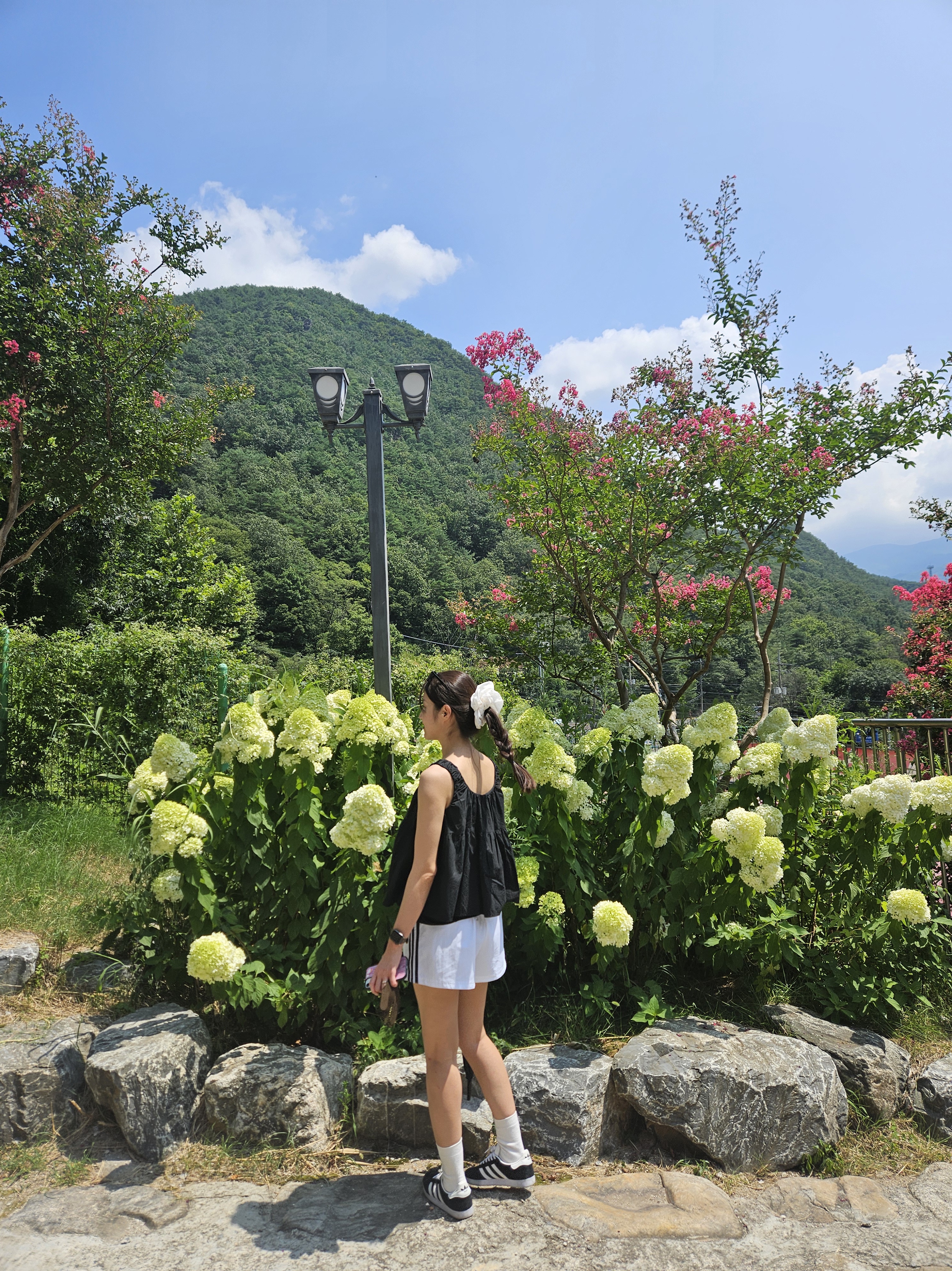 (W) Adidas 3-Stripes Woven Shorts White - KR Sizing, Adidas Gazelle Core Black White 착용 스타일