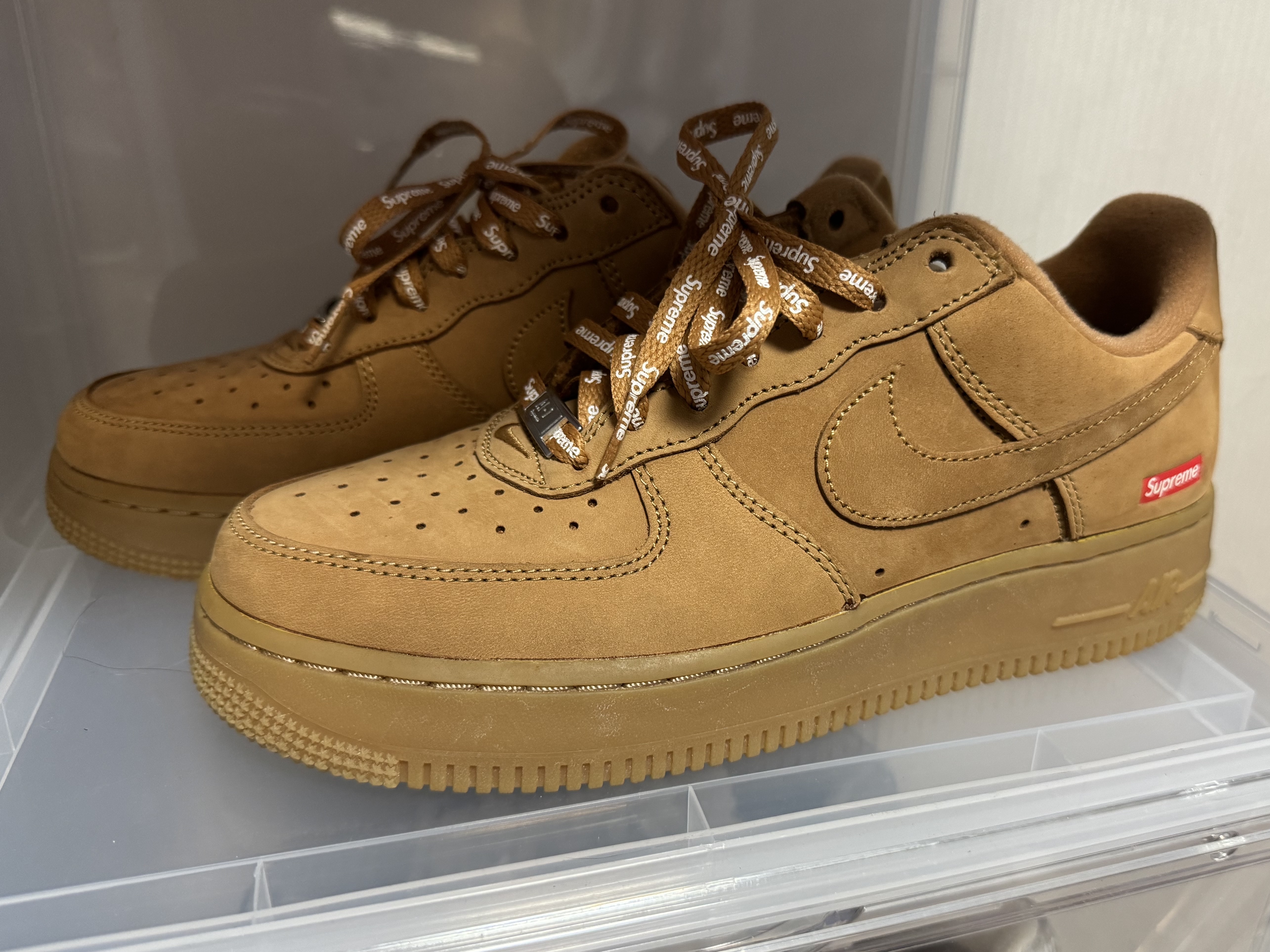 Nike x Supreme Air Force 1 Low Flax 착용 스타일