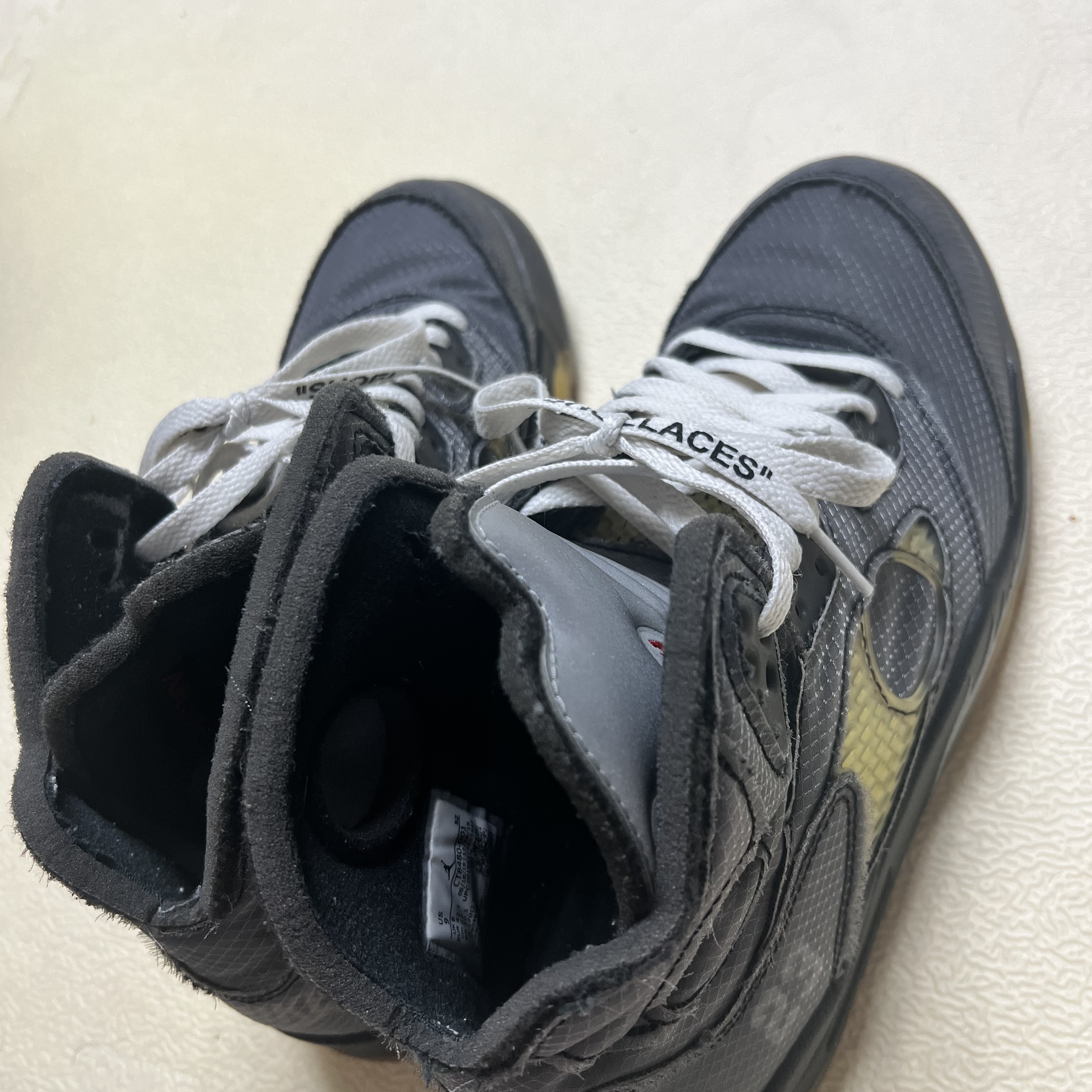 Jordan 5 x Off-White Retro SP Black Muslin 착용 스타일