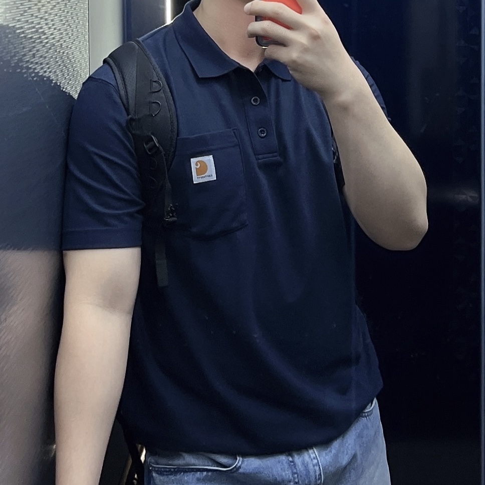 Carhartt Loose Fit Midweight Regular Short Sleeve Pocket Polo Navy 착용 스타일