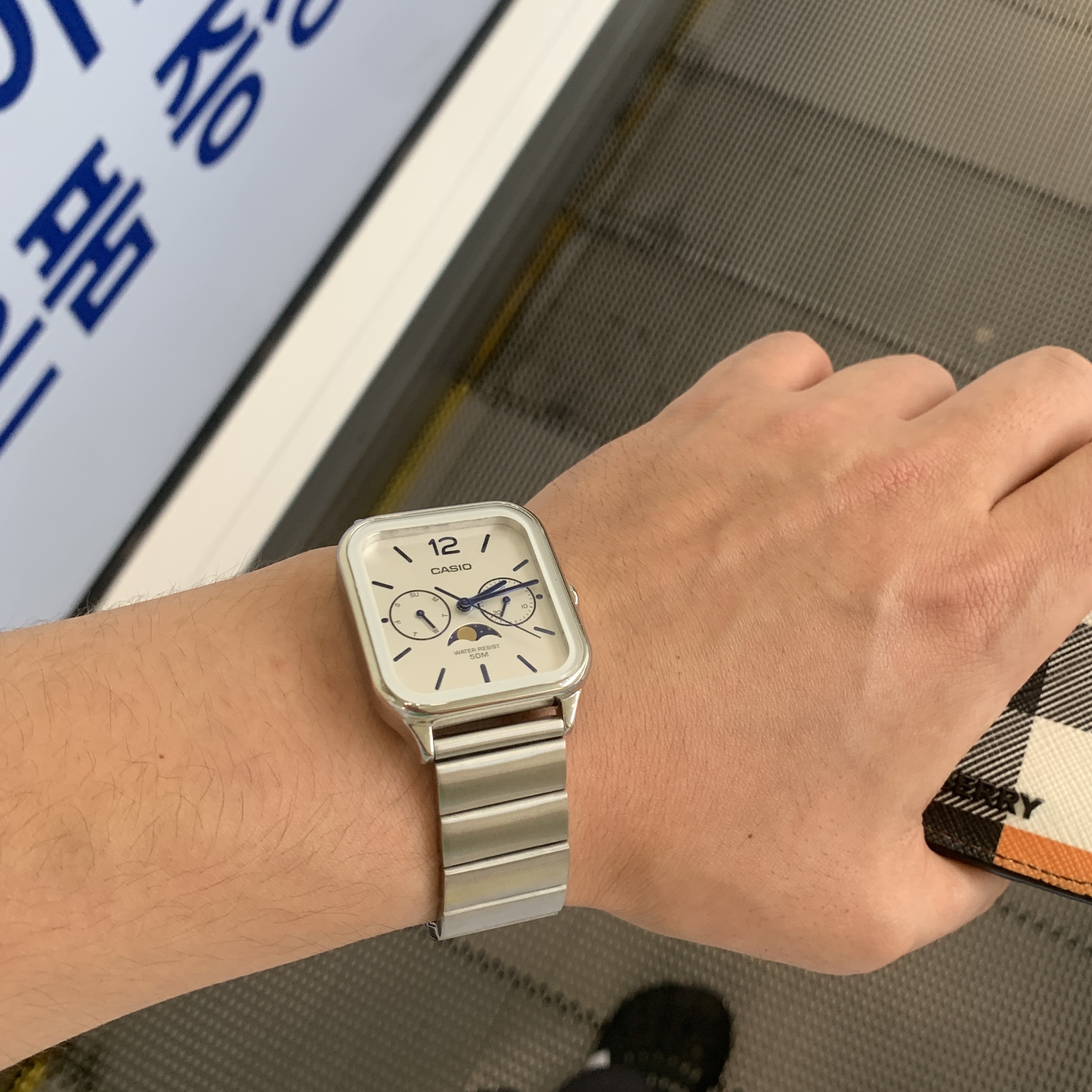 Casio MTP-M305D-7AV 착용 스타일