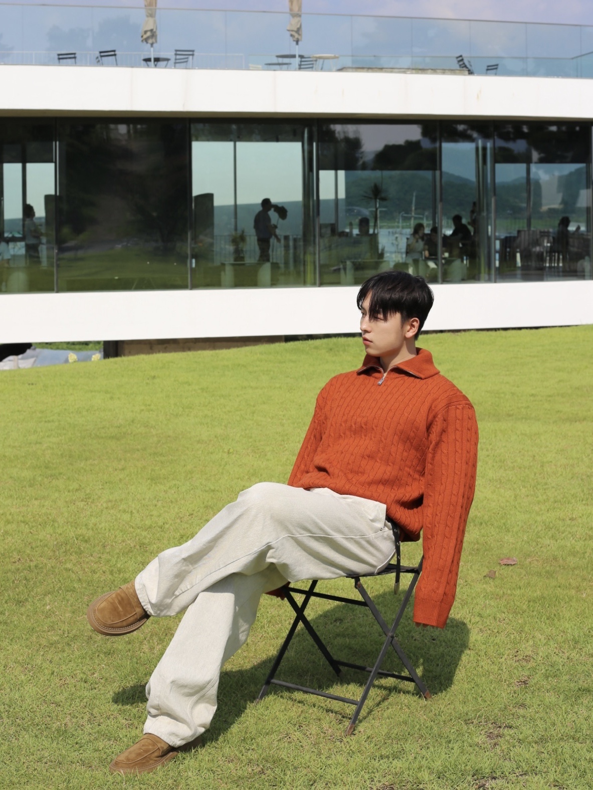 STU Suede Loafer Beige 착용 스타일 - 3
