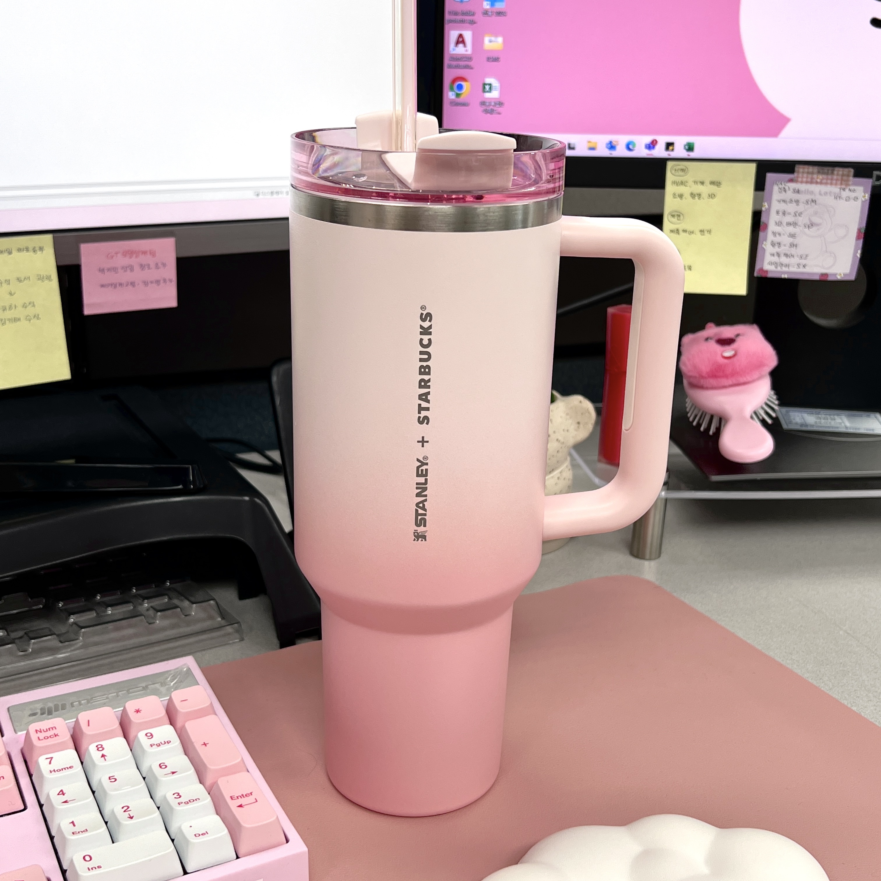 Starbucks 24 SS Stanley Pink Quencher Tumbler 1183ml 착용 스타일