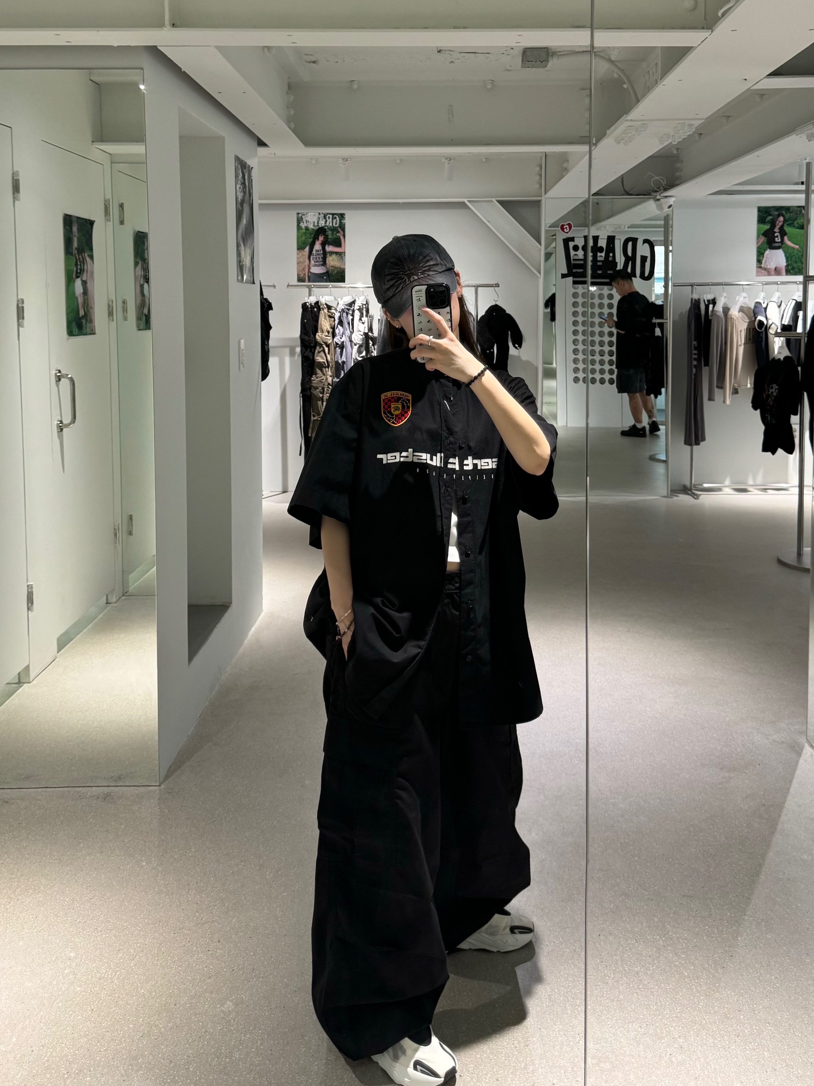 Supreme Terry Mesh Back 5-Panel Black - 24SS, Adidas Yeezy Boost 700 MNVN Analog 착용 스타일 - 6