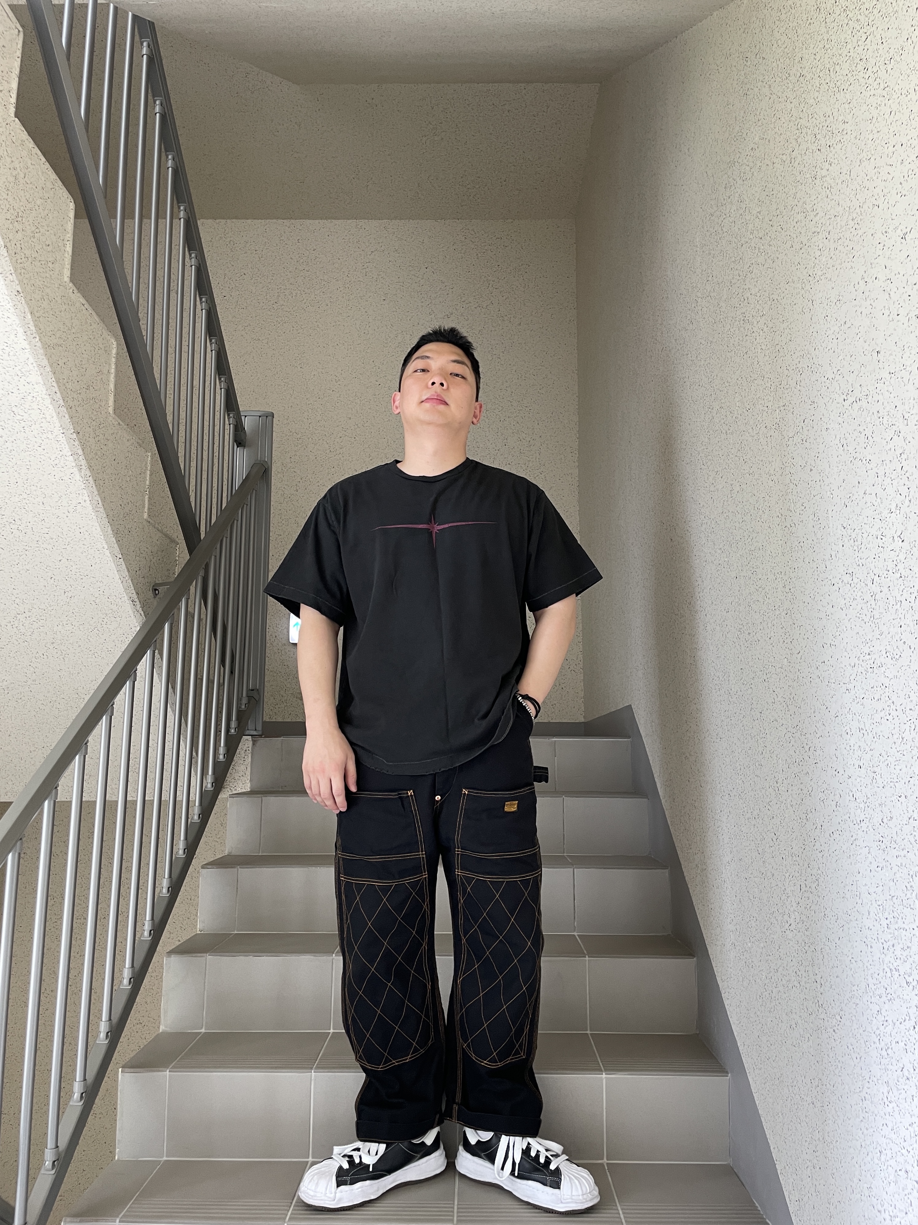 Maison Mihara Yasuhiro Blakey OG Sole Leather Low-top Sneakers Black 착용 스타일 - 2