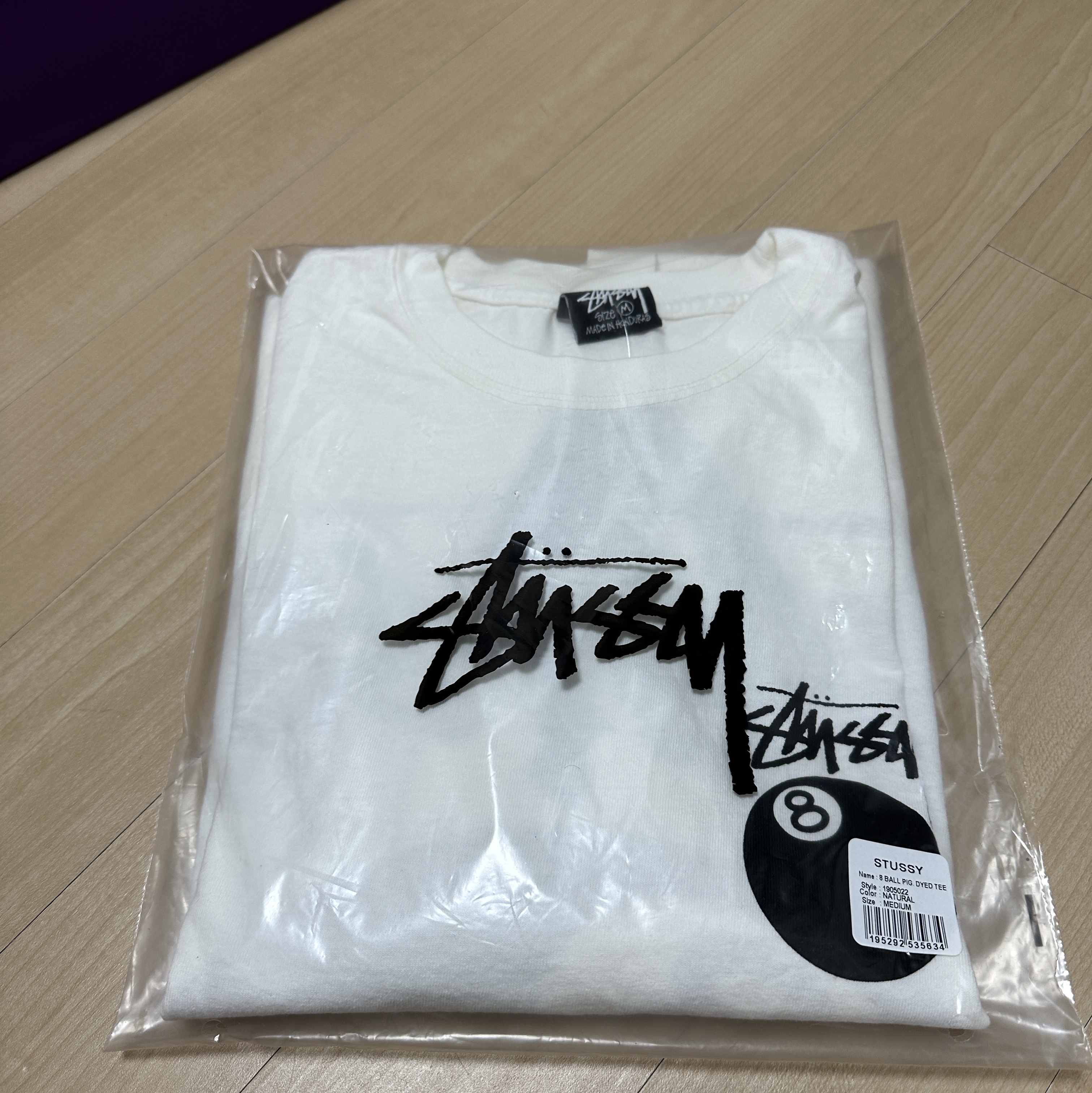 Stussy 8 Ball Pigment Dyed T-Shirt Natural 착용 스타일