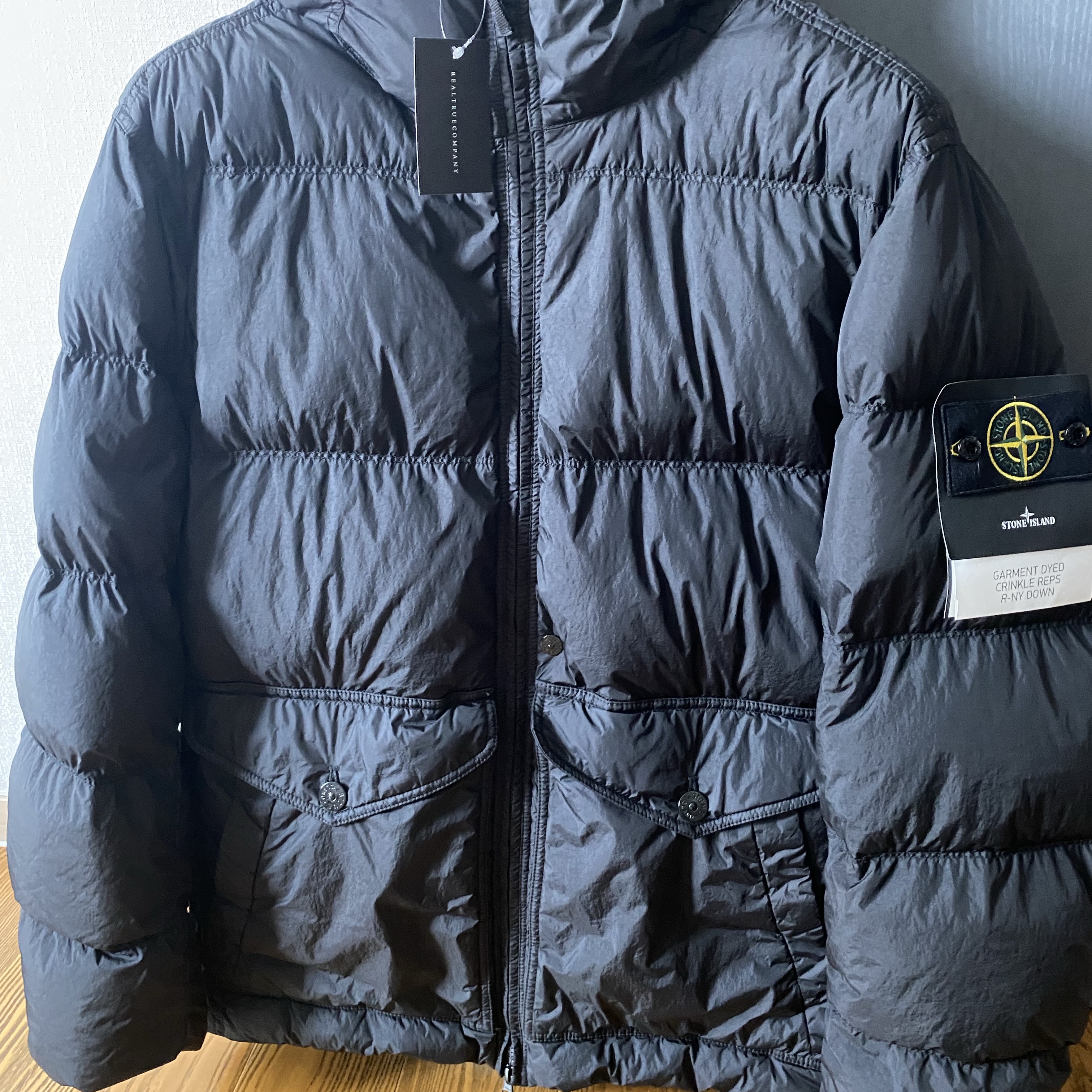 Stone Island 40723 Crinkle Reps Hooded Down Jacket Black - 24FW 착용 스타일 - 1