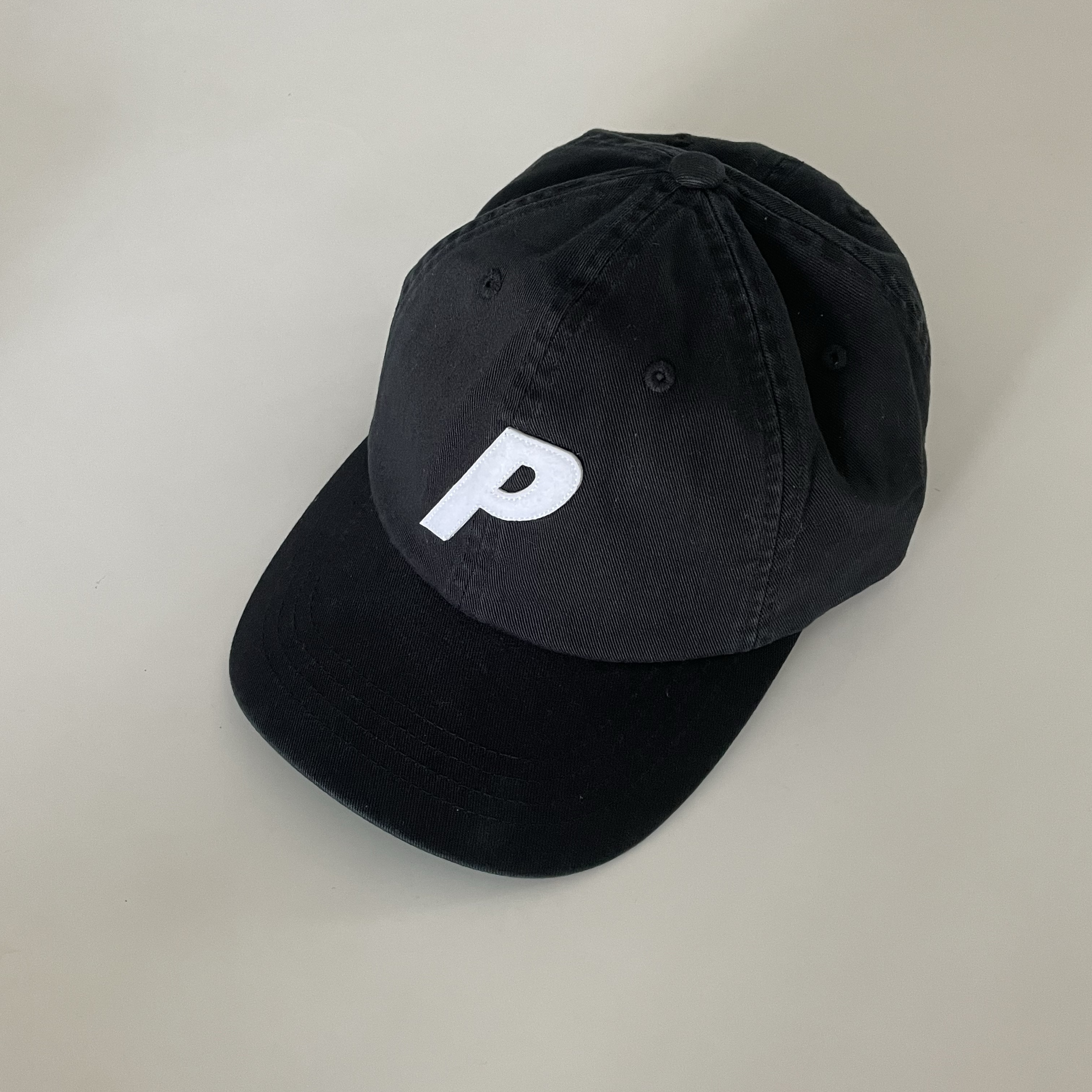 Palace P 6-Panel Black - 24SS 착용 스타일
