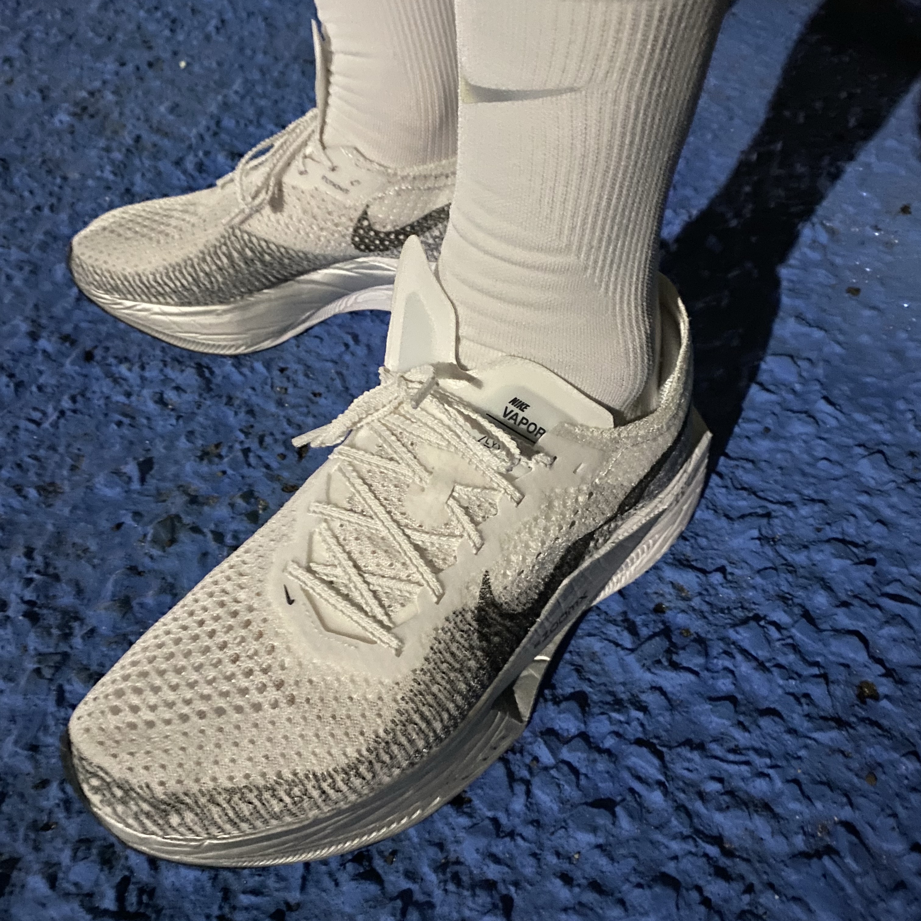 Nike ZoomX Vaporfly Next% 3 White Grey 착용 스타일