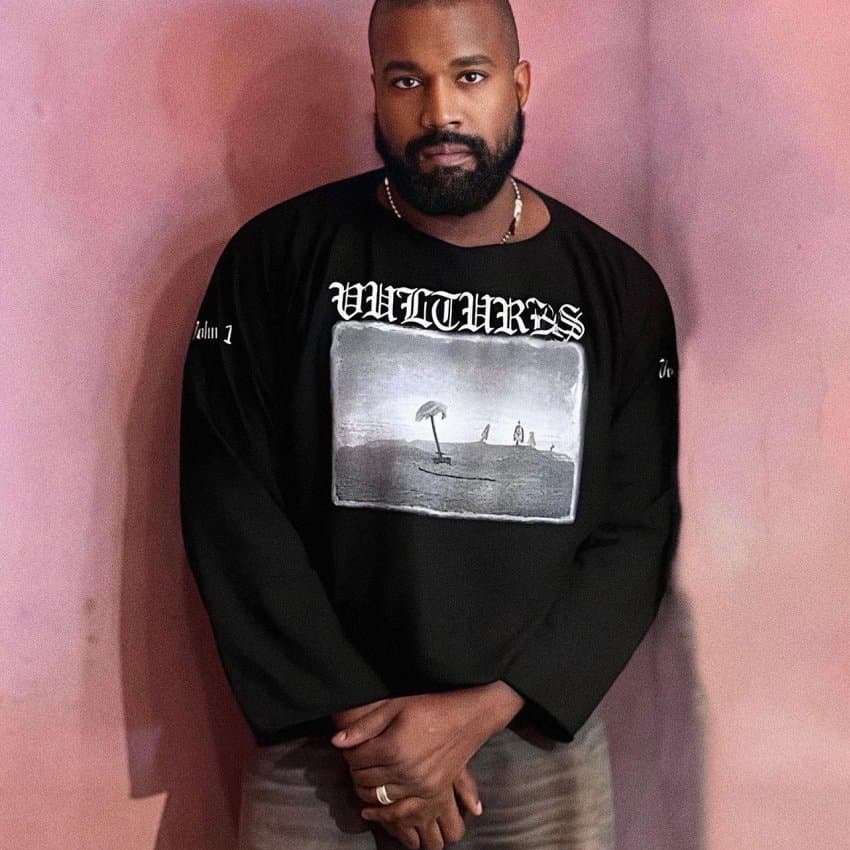 Yeezy Vultures Long T-Shirt Black 착용 스타일