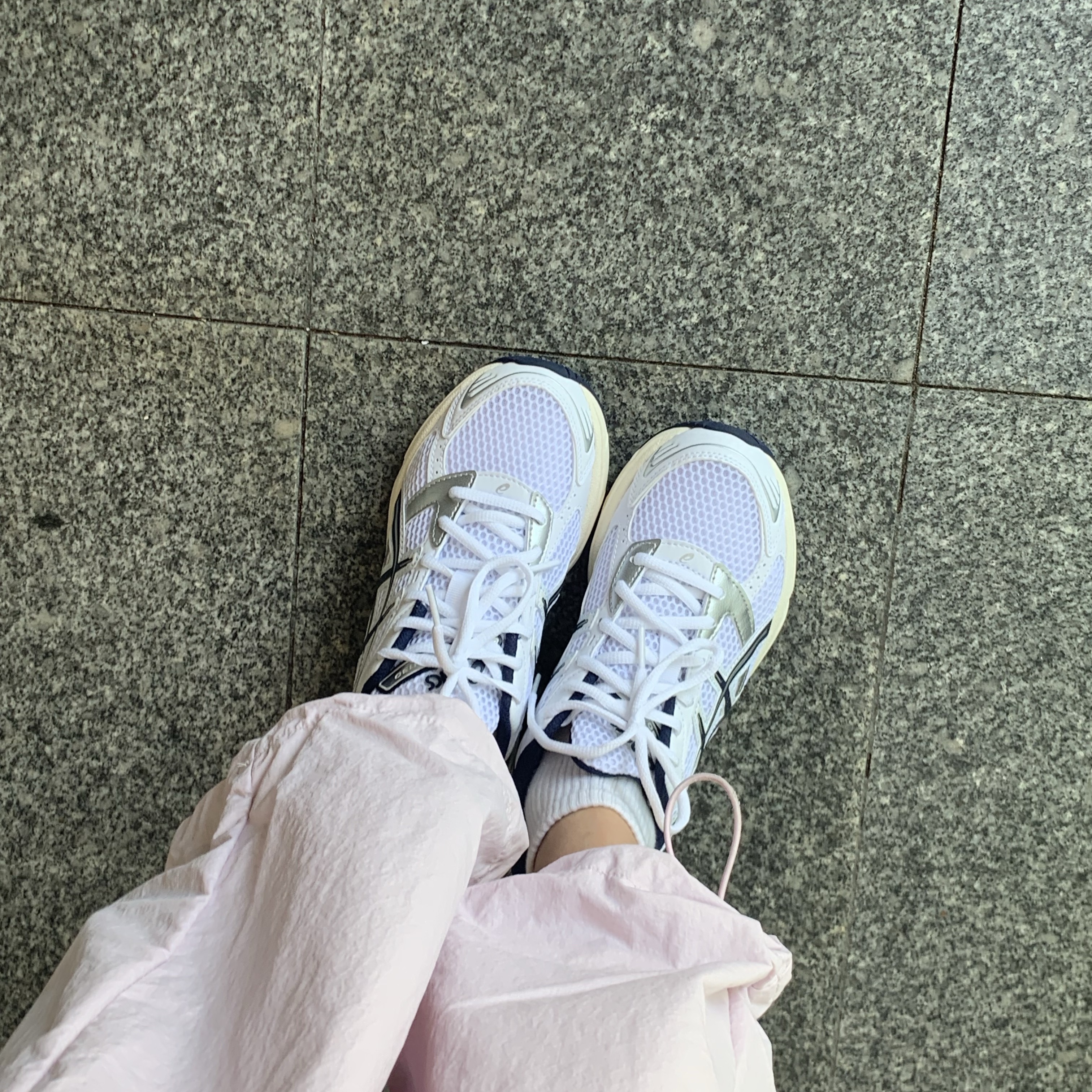 (W) Asics Gel-1130 White Midnight 착용 스타일