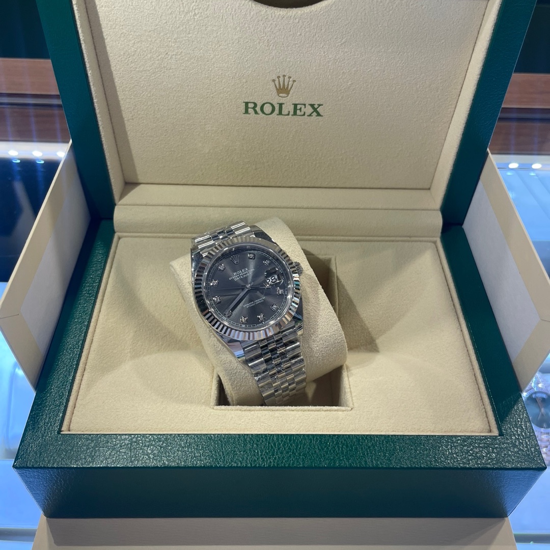 Rolex Datejust 41mm 126334 Slate Diamond-Set Jubilee 착용 스타일
