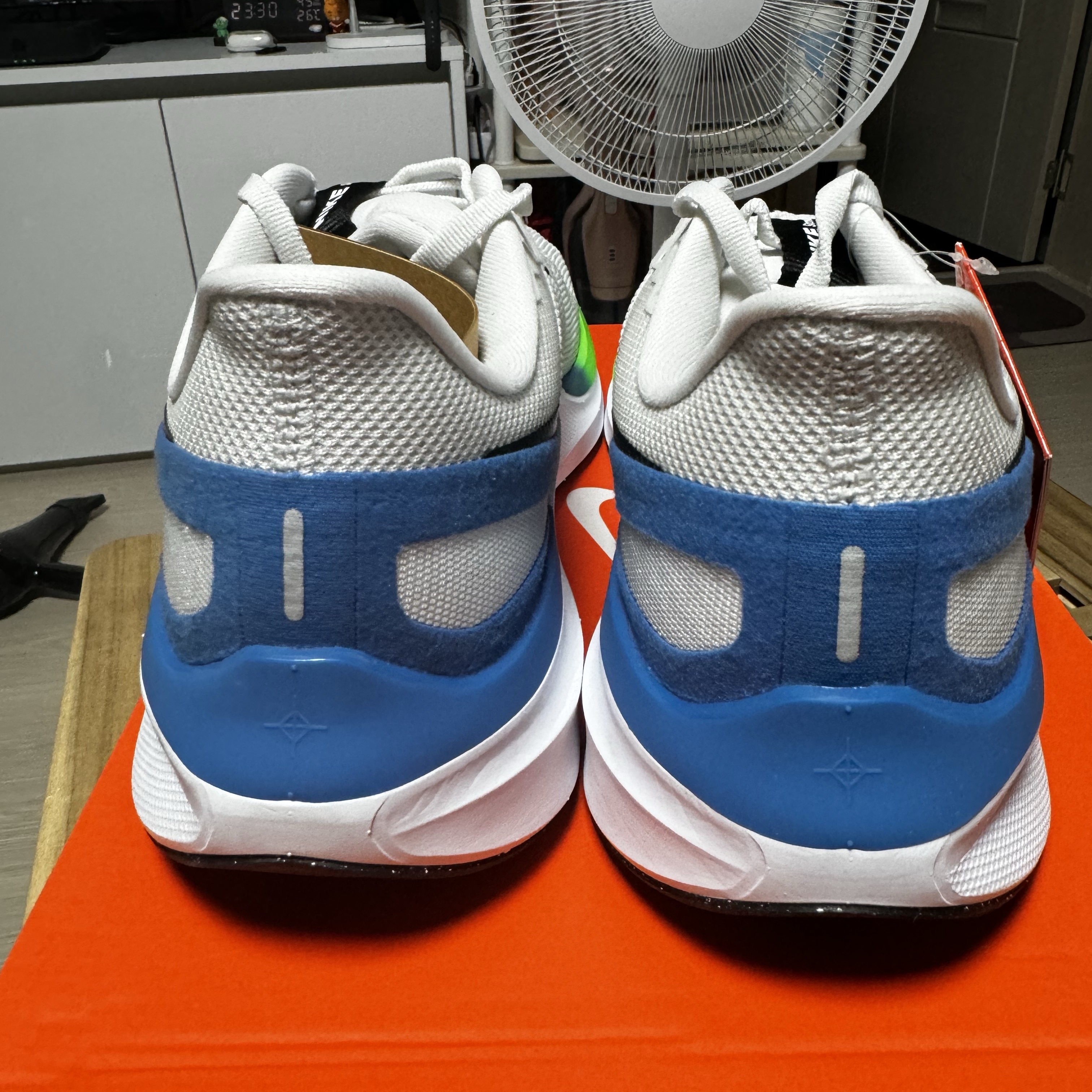 Nike Zoom Structure 25 White Platinum Tint 착용 스타일 - 4