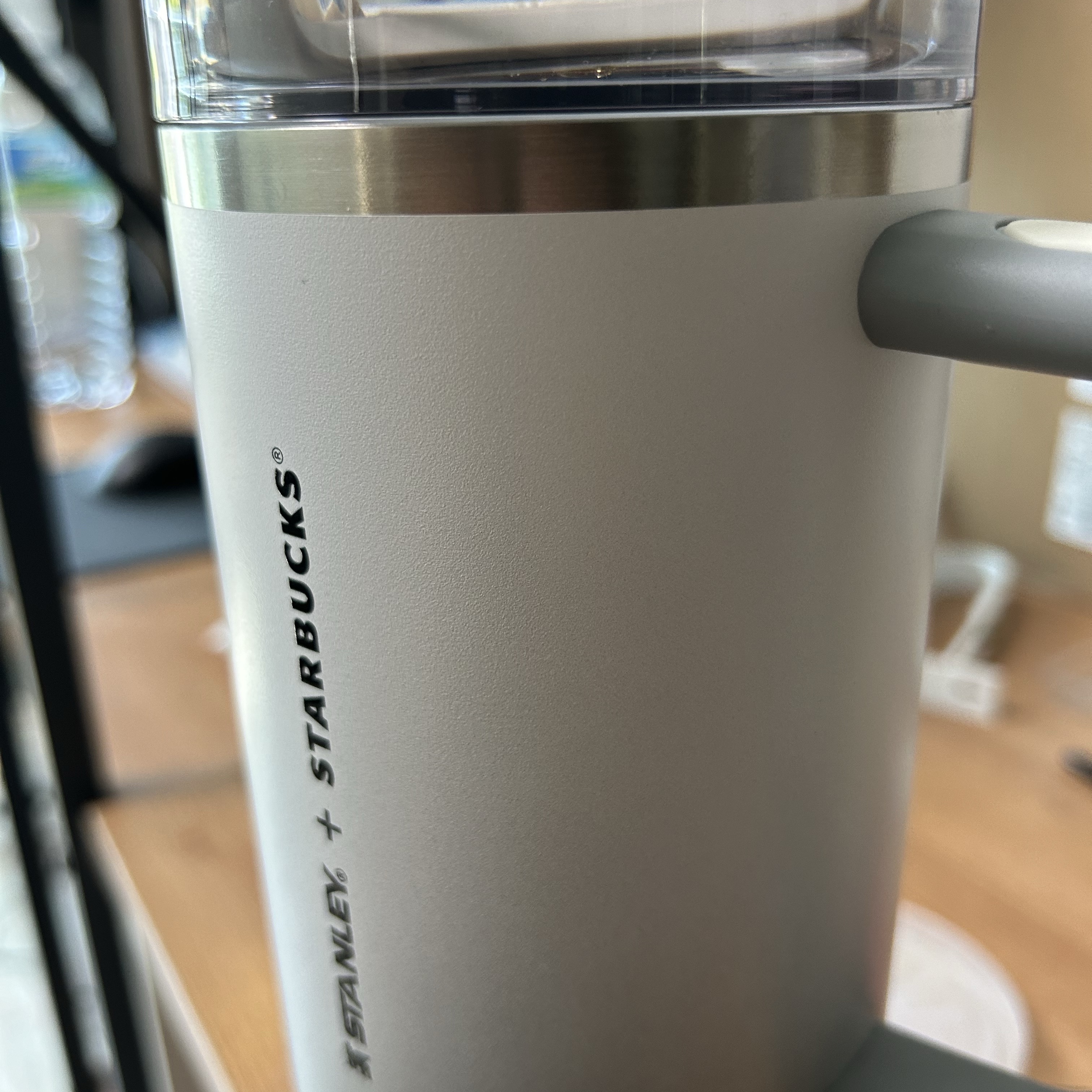 Starbucks 24 SS Stanley Grey Quencher Tumbler 1183ml 착용 스타일 - 2