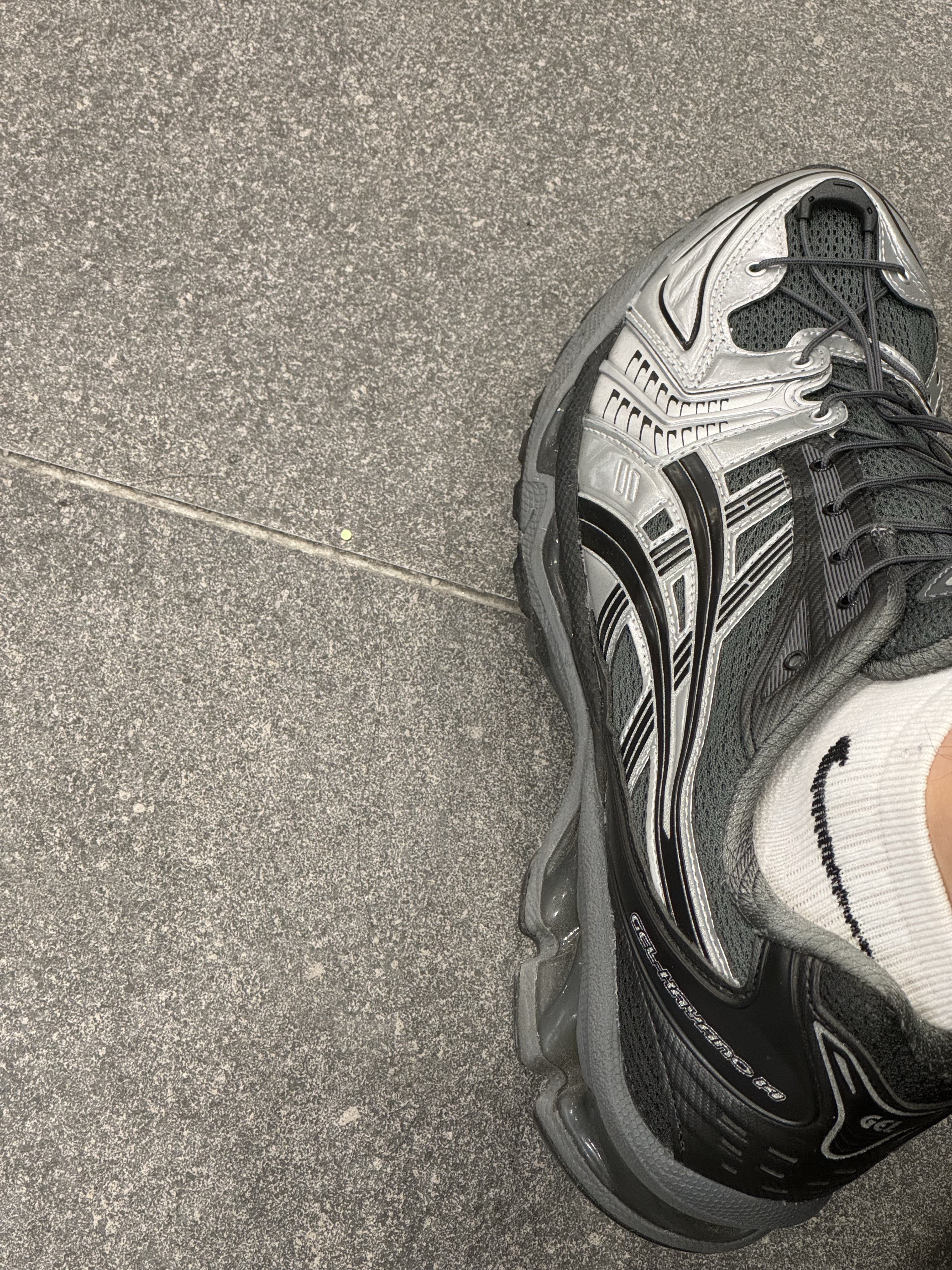 Asics x Unaffected Gel-Kayano 14 Silver Moon 착용 스타일