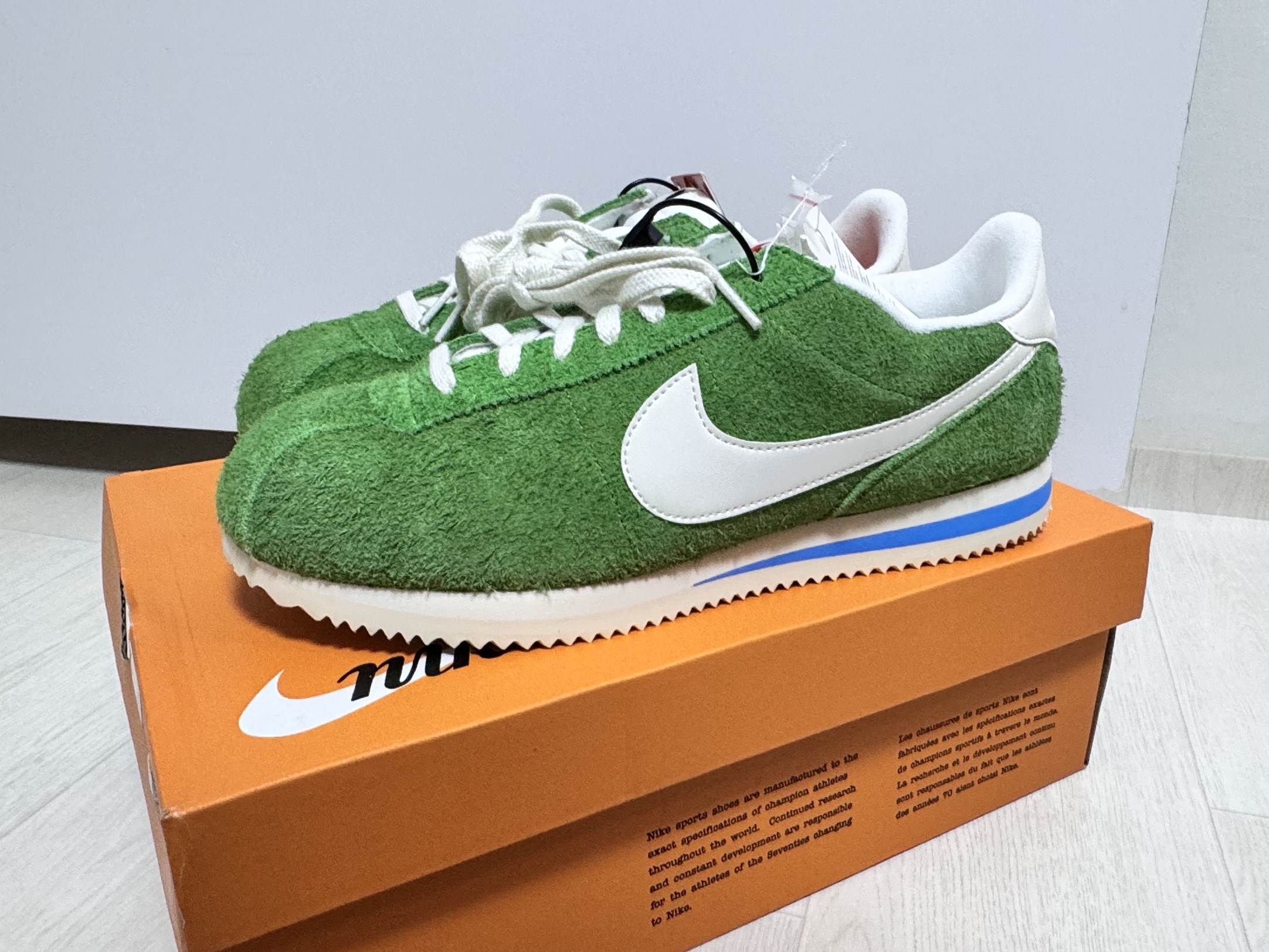 (W) Nike Cortez Vintage Chlorophyll Suede 착용 스타일