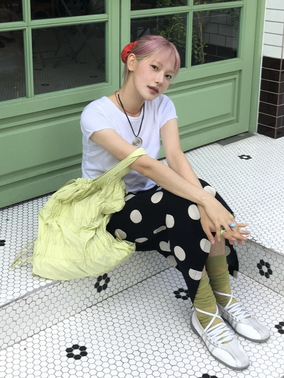 (W) Honsby Darling Harbour Off White, [6% 적립] [YIYAE X NegativeThree] Soar Flip Flops Black 착용 스타일 - 4