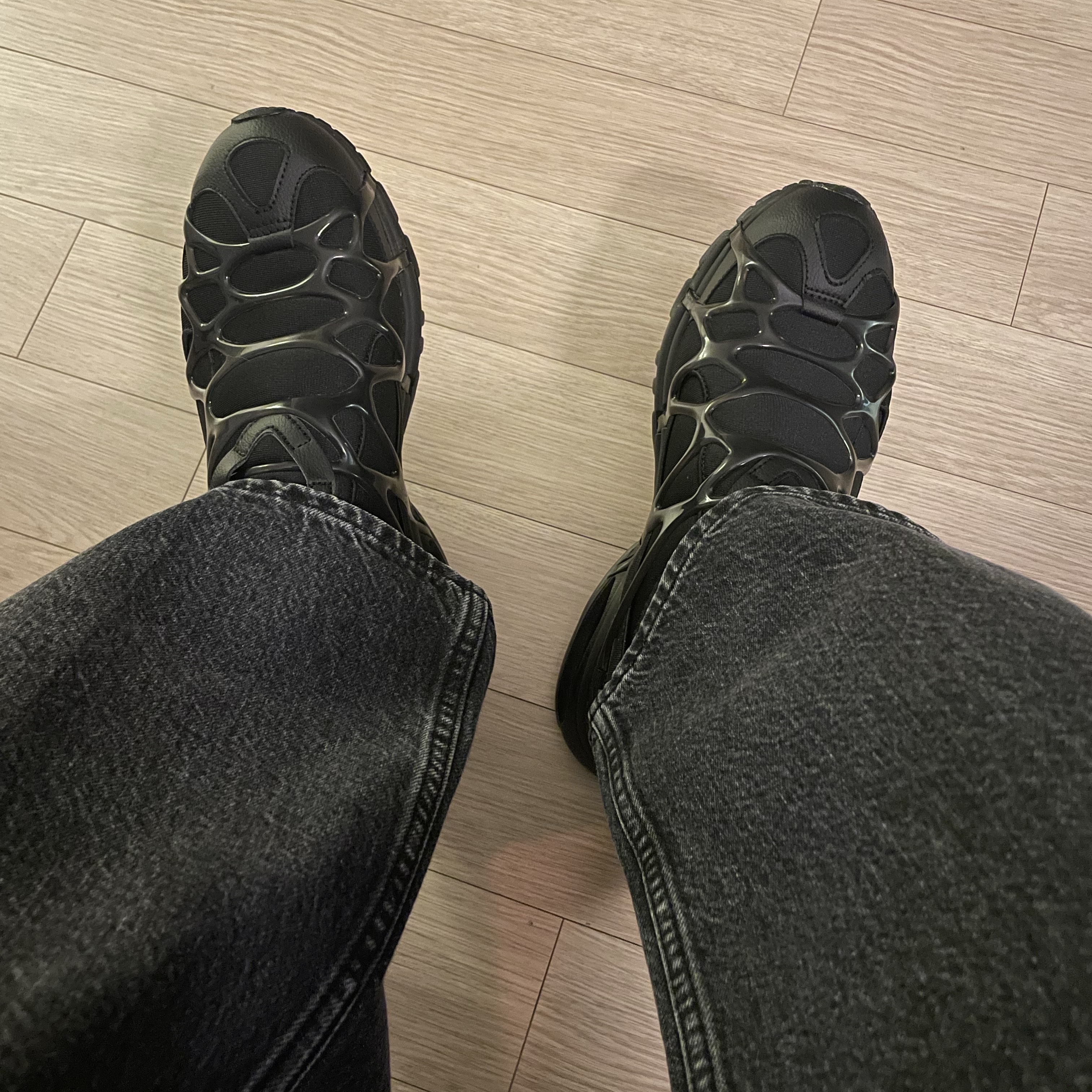 Nike Air Kukini Triple Black, Our Legacy Third Cut Supergrey Wash 착용 스타일