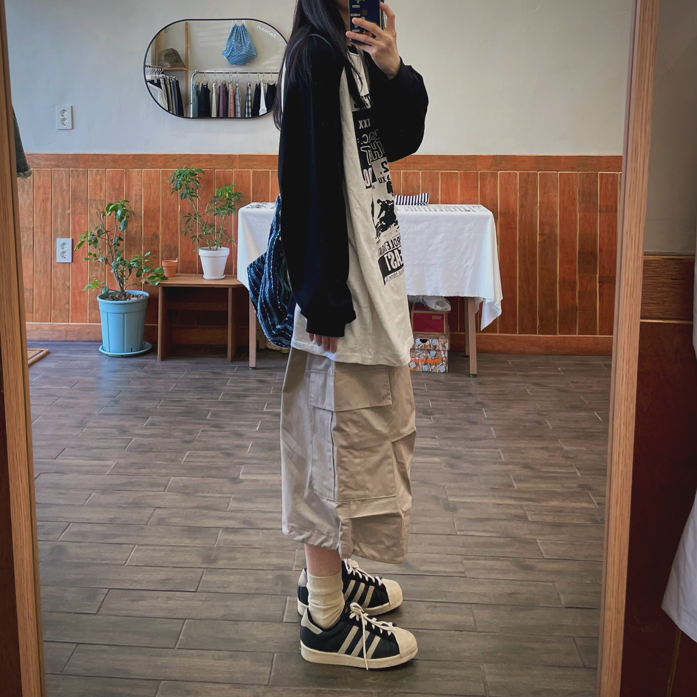 Adidas Superstar 82 Black White 착용 스타일