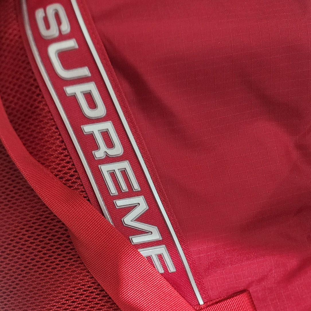 Supreme Duffle Bag Red - 23FW 착용 스타일