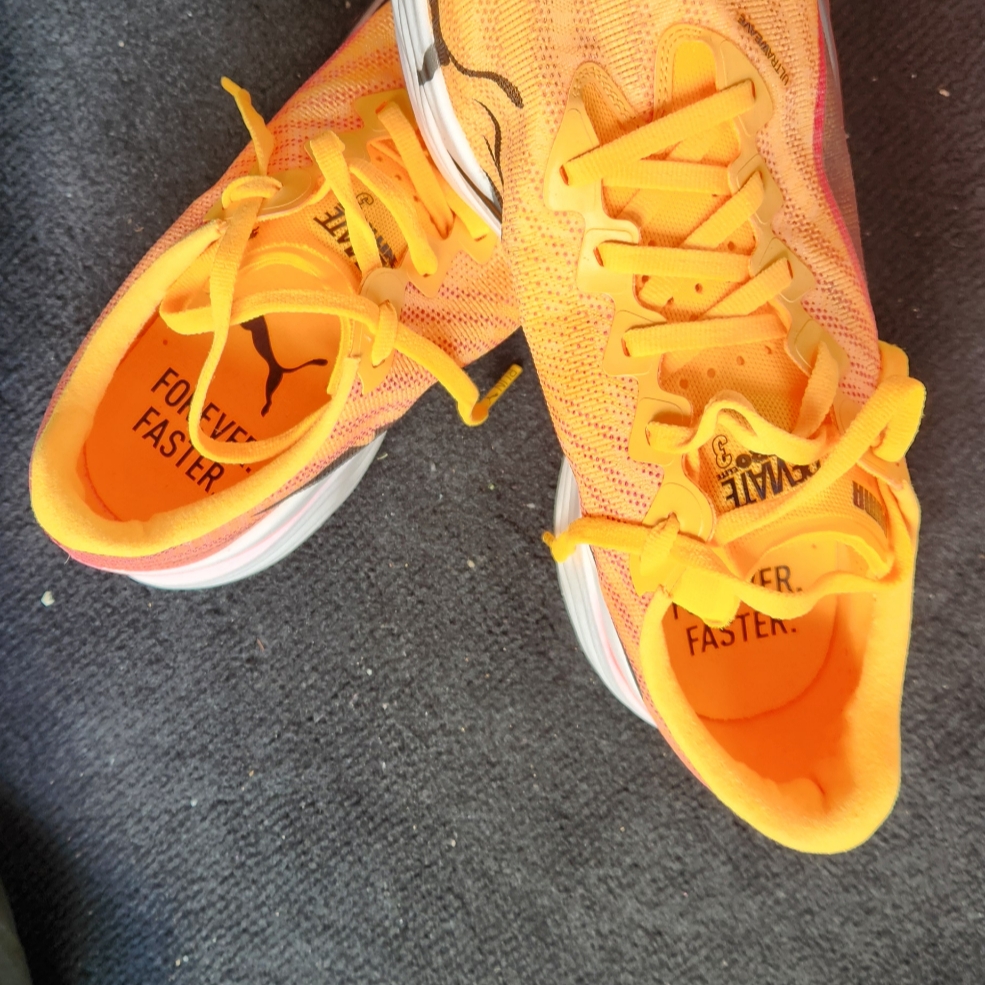 Puma Deviate Nitro Elite 3 Fire Sun Stream Sunset Glow 착용 스타일