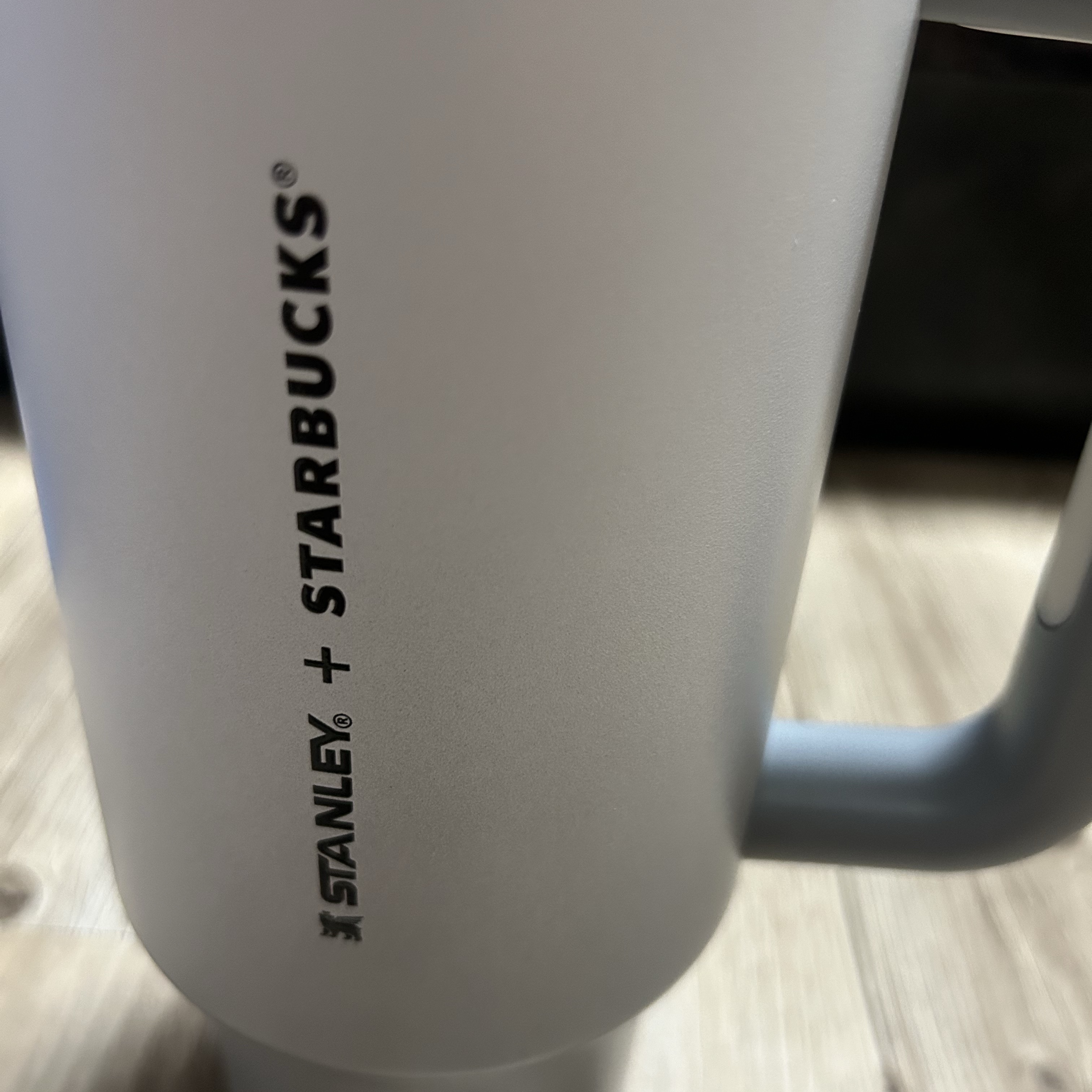 Starbucks 24 SS Stanley Grey Quencher Tumbler 1183ml 착용 스타일 - 3