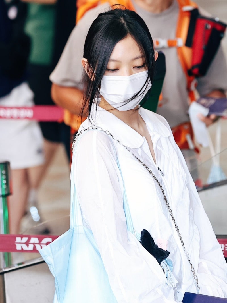 Palace Mesh Team Jersey Grey - 24SS, Chanel Classic Card Holder Grained Calfskin & Silver Black 착용 스타일 - 7