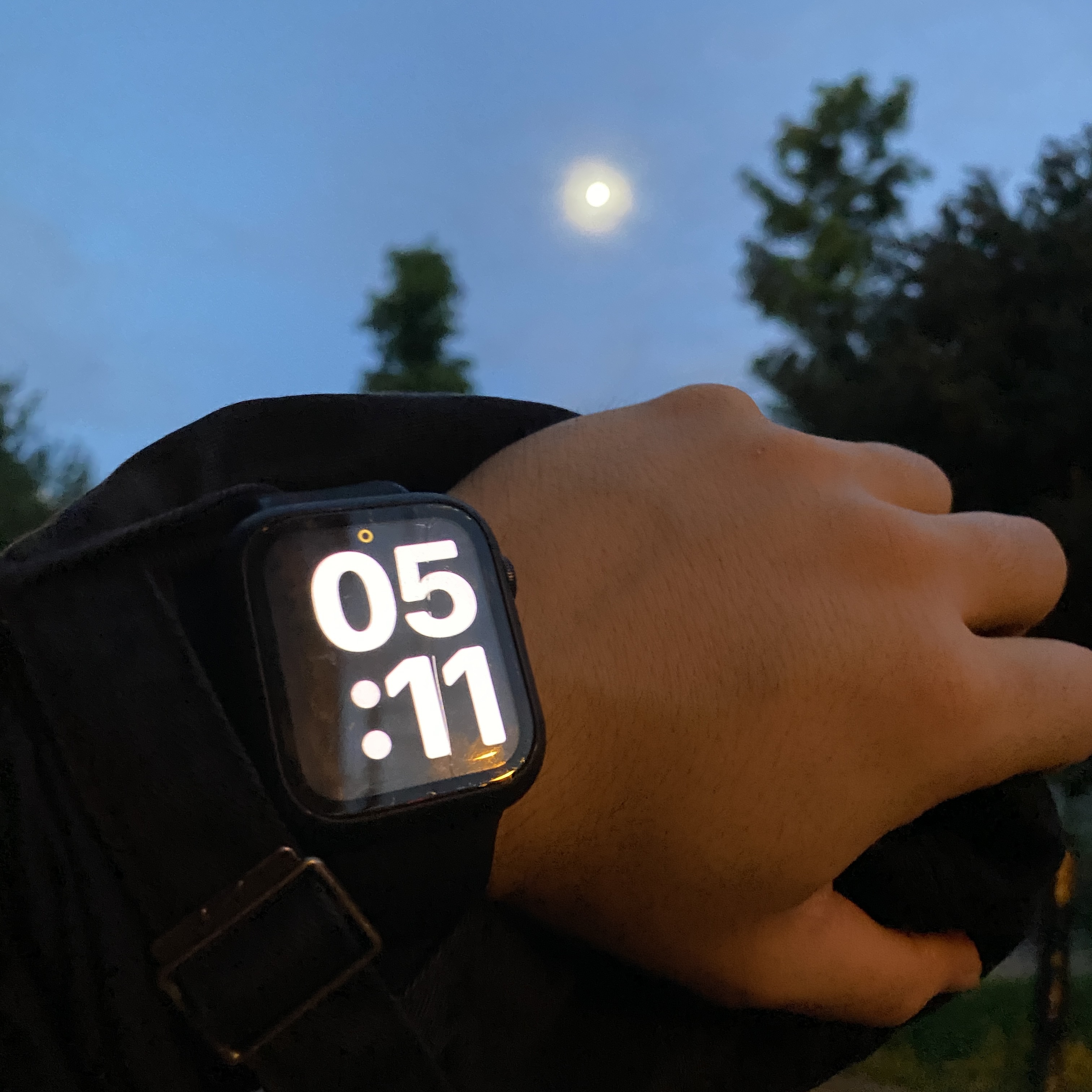 Apple Watch SE 2023 44mm GPS Midnight Aluminium Case with Sport Band S/M Midnight (Korean Ver.) 착용 스타일