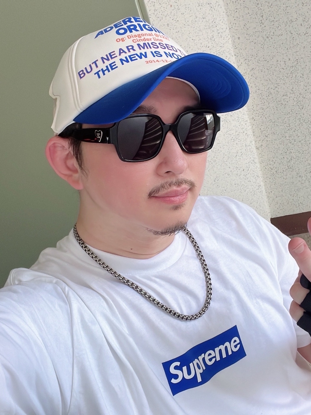 Jordan 4 Retro Motorsports 2017, Supreme Seoul Box Logo T-Shirt White - 23FW 착용 스타일 - 2