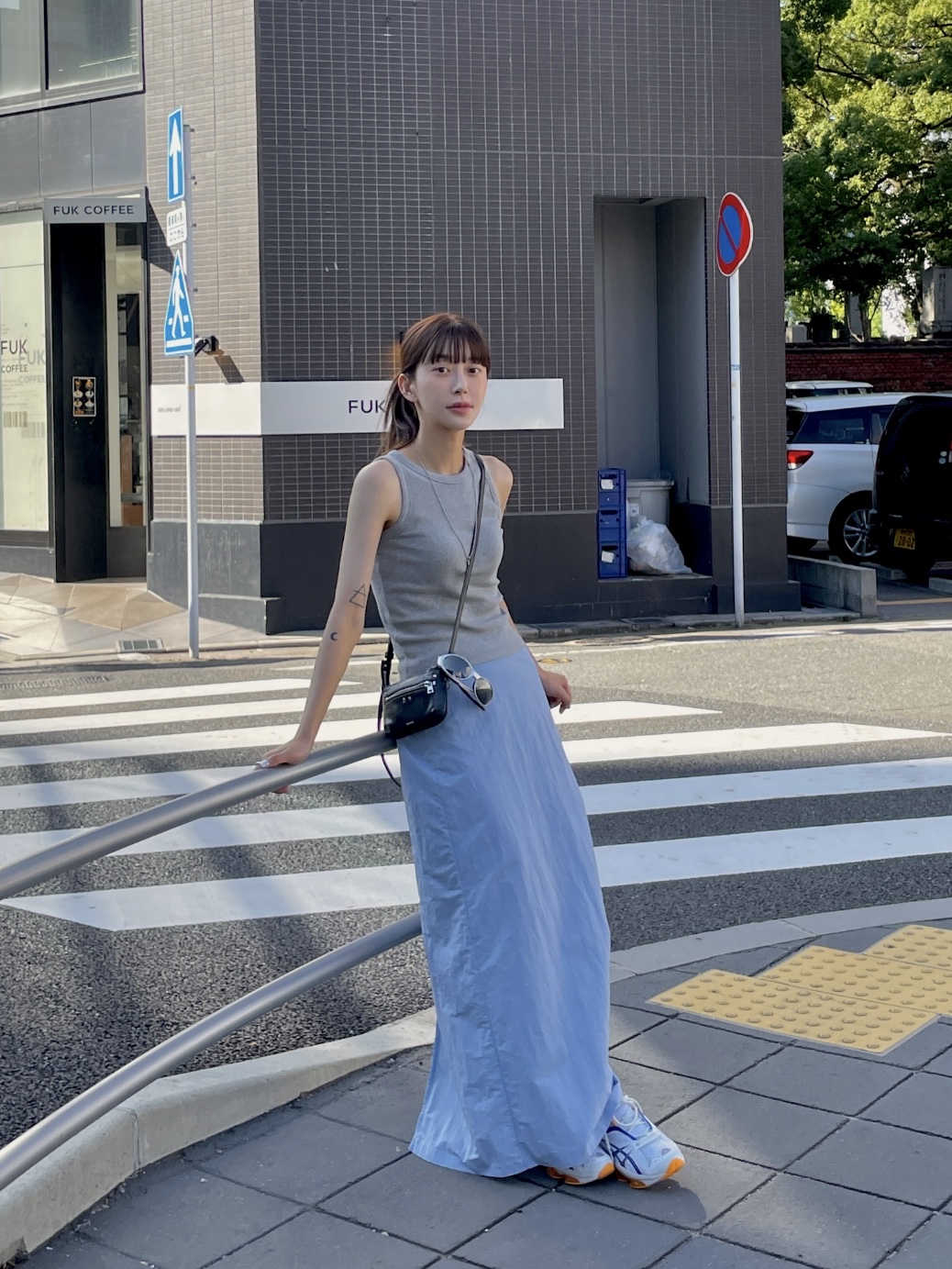 Asics x Kiko Kostadinov Gel-Quantum Zientzia White Blue, Oakley Eye Jacket Redux Silver Frame Prizm Black Polarized Lenses High Bridge Fit 착용 스타일 - 1