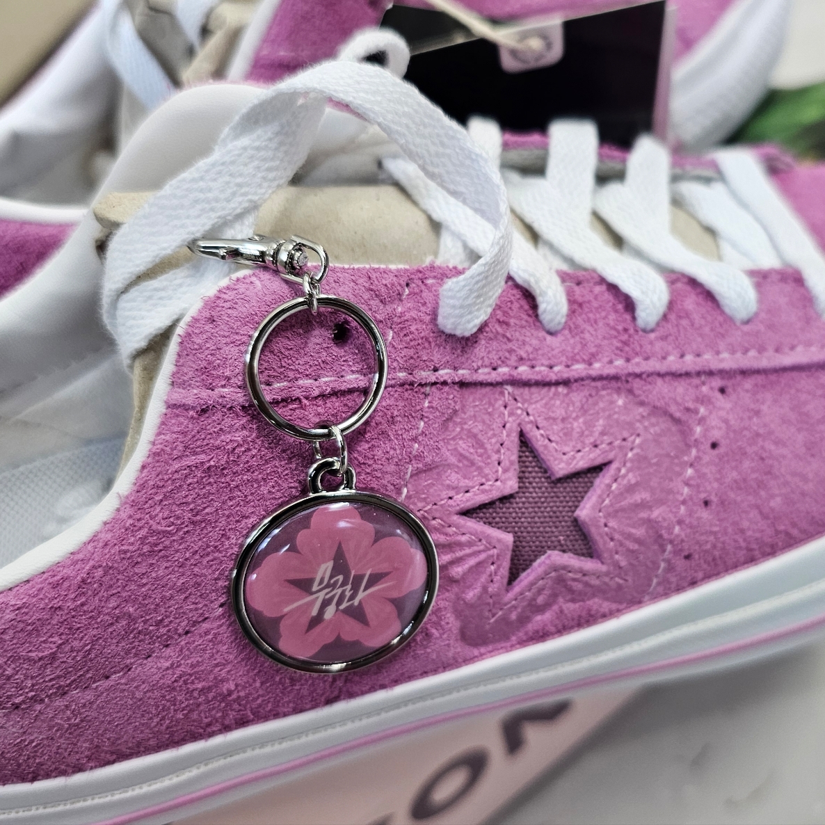 Converse One Star Pro Flower Light Orchid 착용 스타일 - 3
