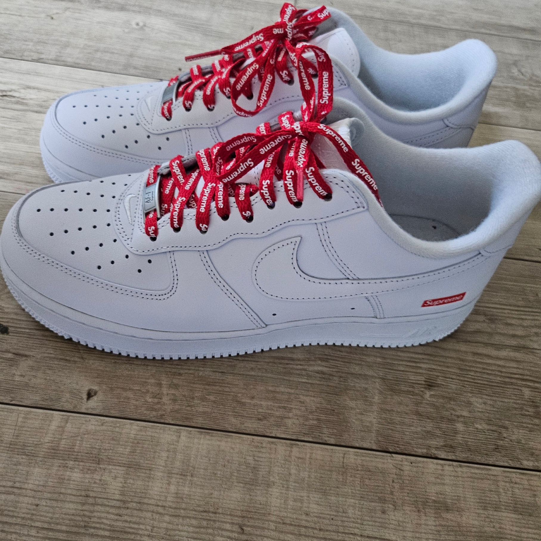 Nike x Supreme Air Force 1 Low White 착용 스타일 - 1