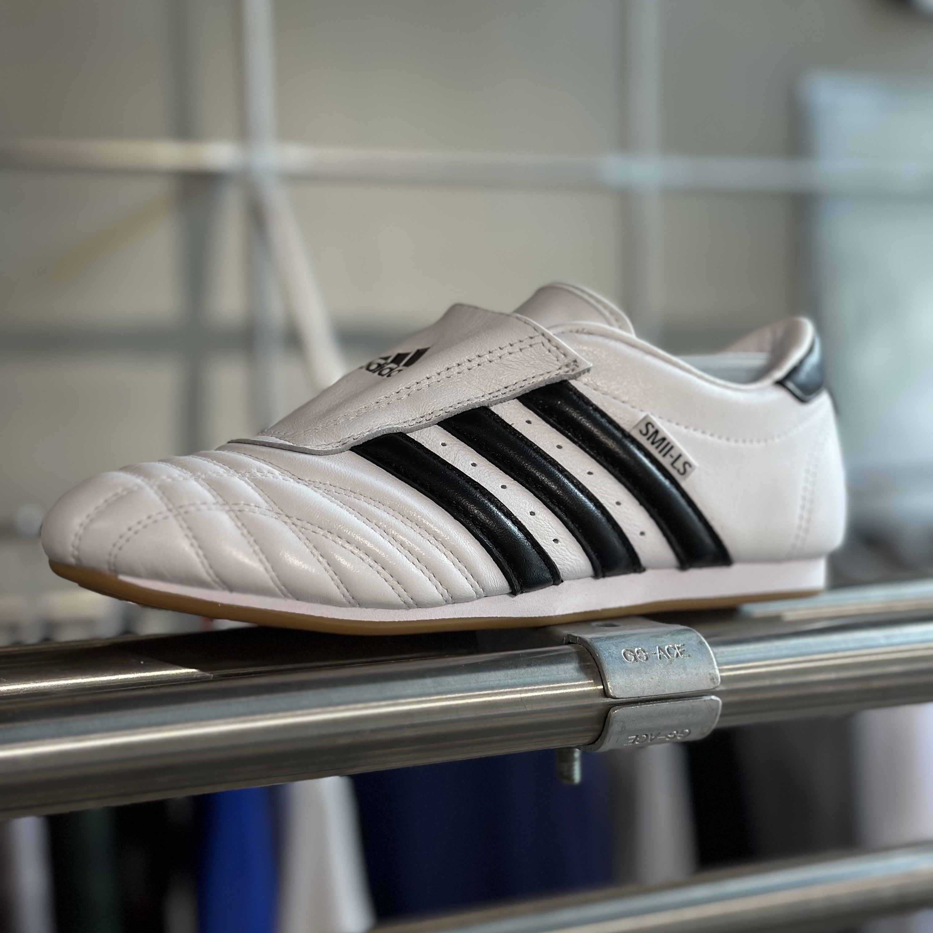 (W) Adidas Taekwondo Cloud White Core Black 착용 스타일