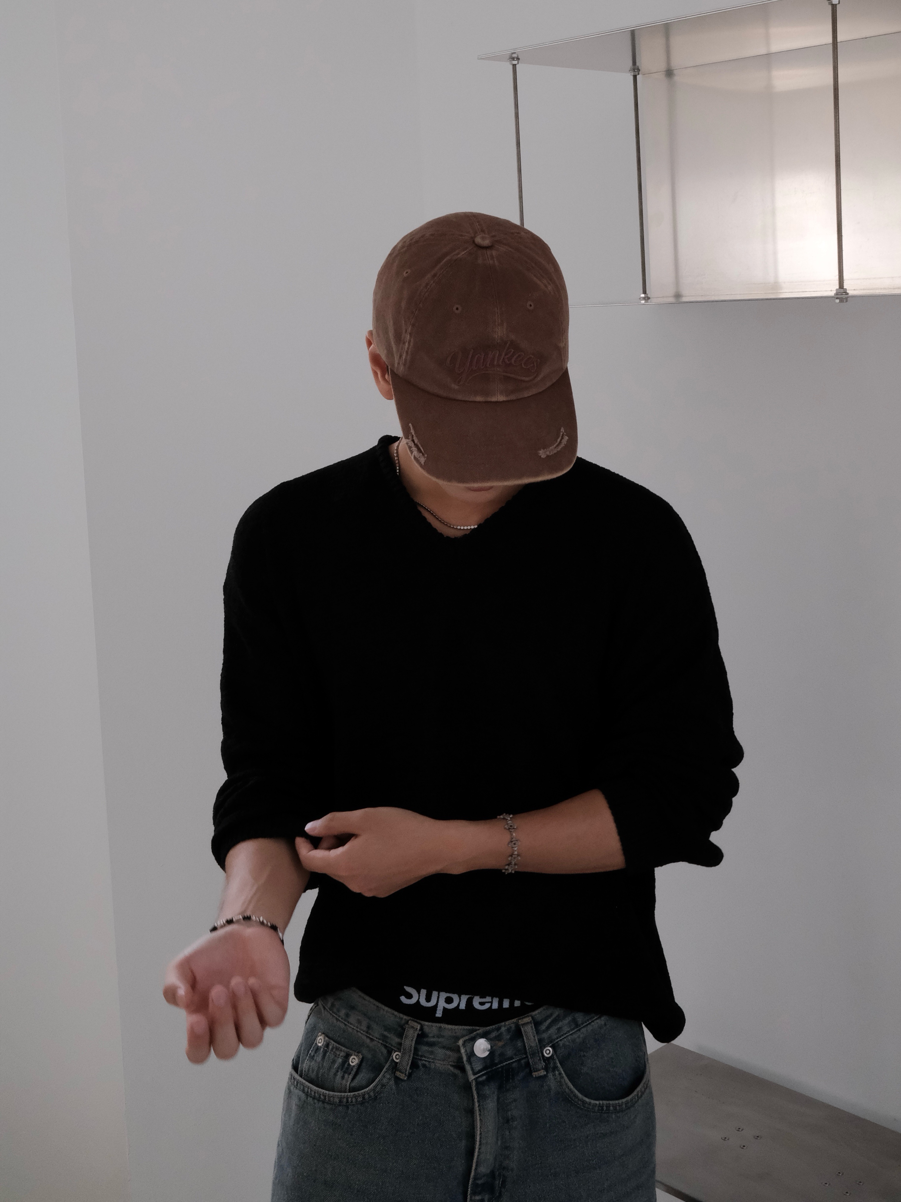 Supreme Hanes Boxer Briefs Black (4 Pack) 착용 스타일 - 2