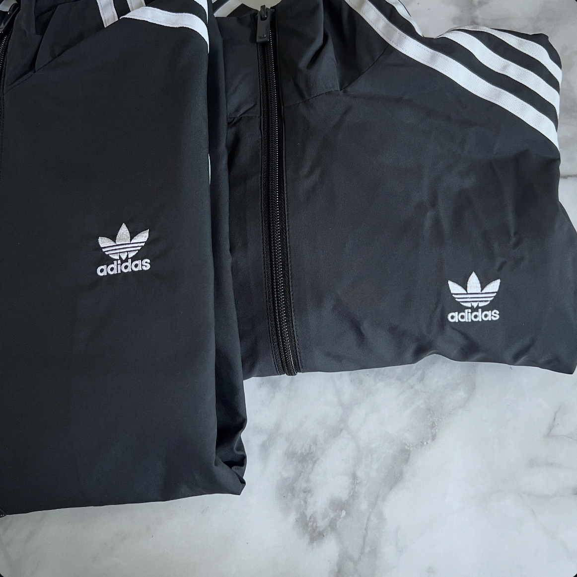 (W) Adidas Adilenium Oversized Track Top Black - US Sizing, (W) Adidas Adilenium Oversized Track Top Black - KR Sizing 착용 스타일 - 2