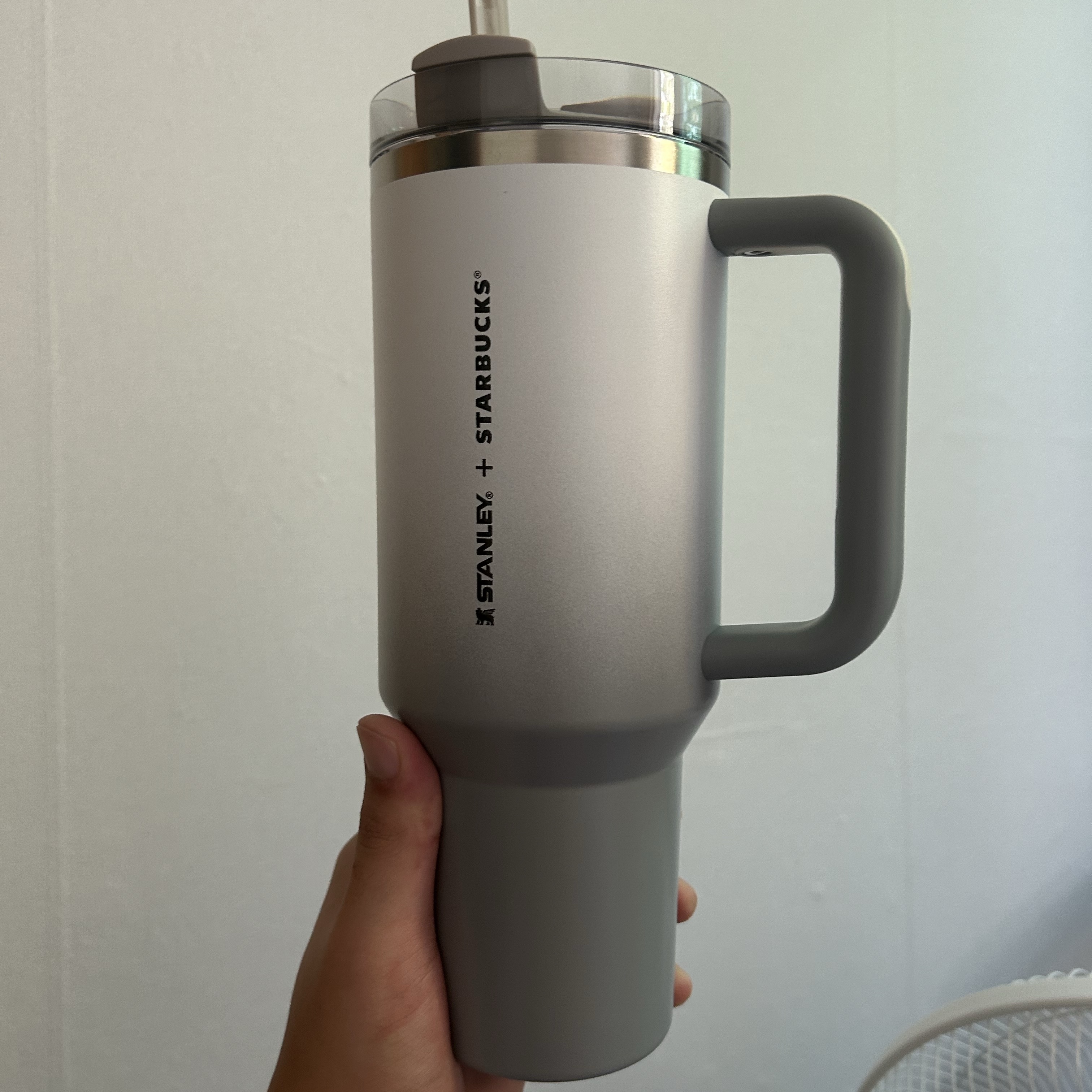 Starbucks 24 SS Stanley Grey Quencher Tumbler 1183ml 착용 스타일 - 1