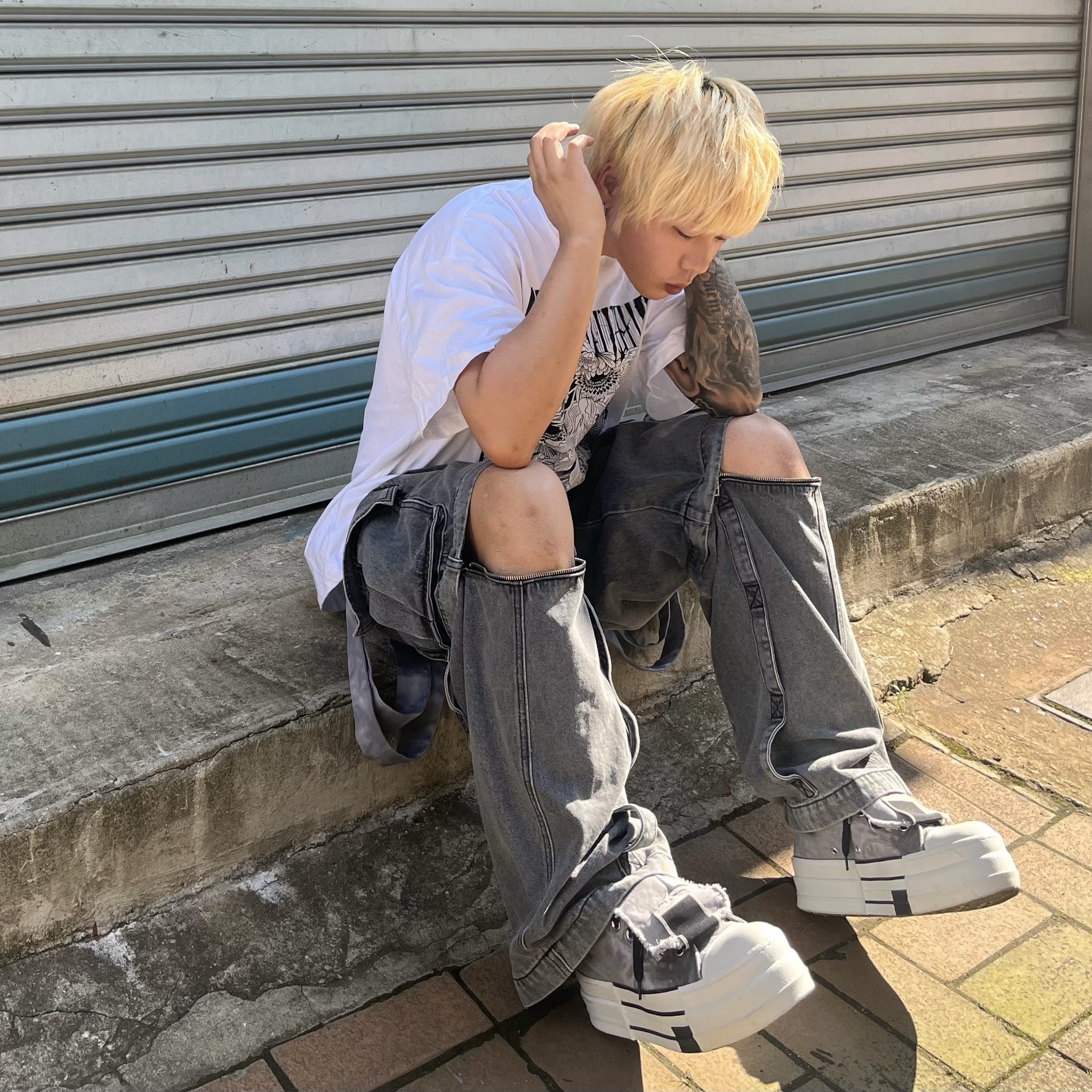 Converse x Drkshdw DBL Drkstar Overdye Chuck 70 Hi Concrete 착용 스타일 - 1