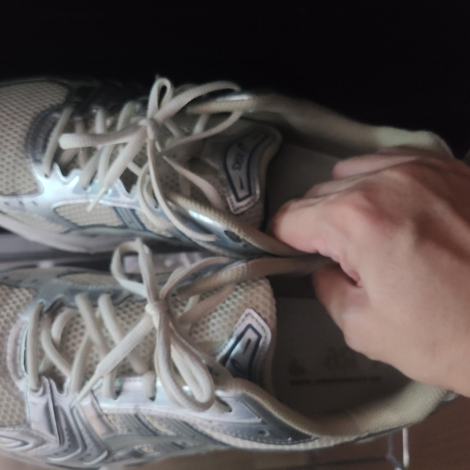 Asics Gel-Kayano 14 Cream Pure Silver 착용 스타일