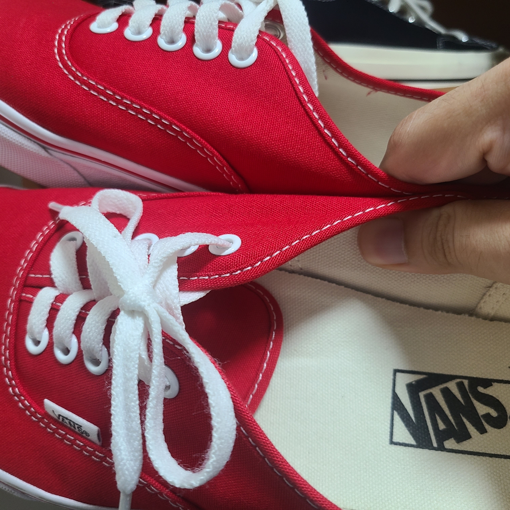 Vans Authentic Red 착용 스타일